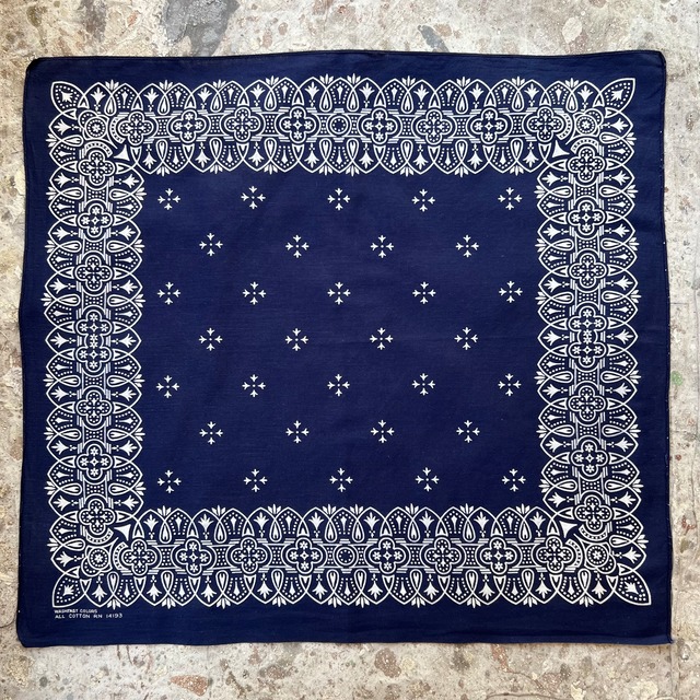 ①70s Bandana   "Iron cross" アイアンクロス柄　USA製