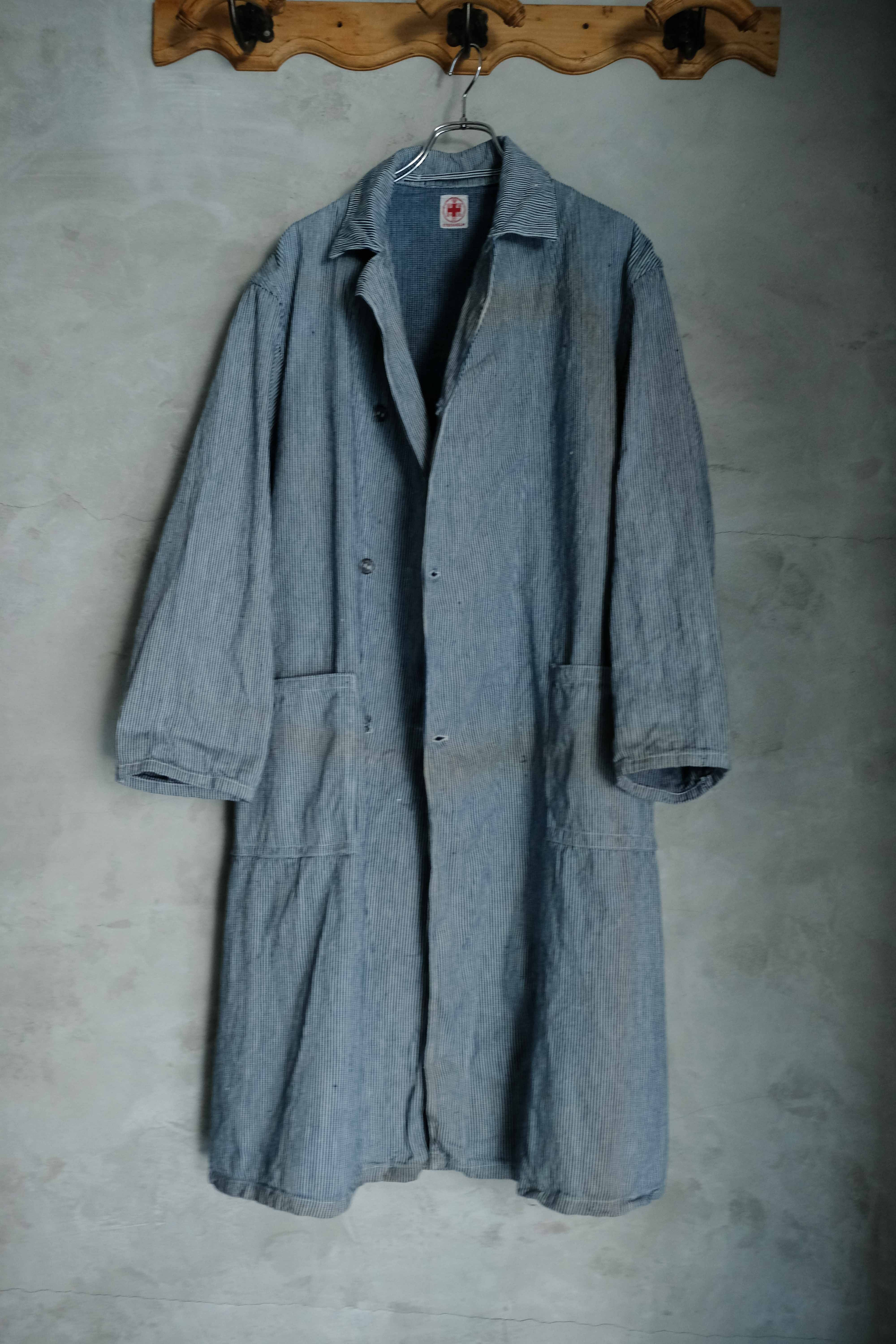 スウェーデン軍 ストライプ柄のメディカルコート ピッチ細め