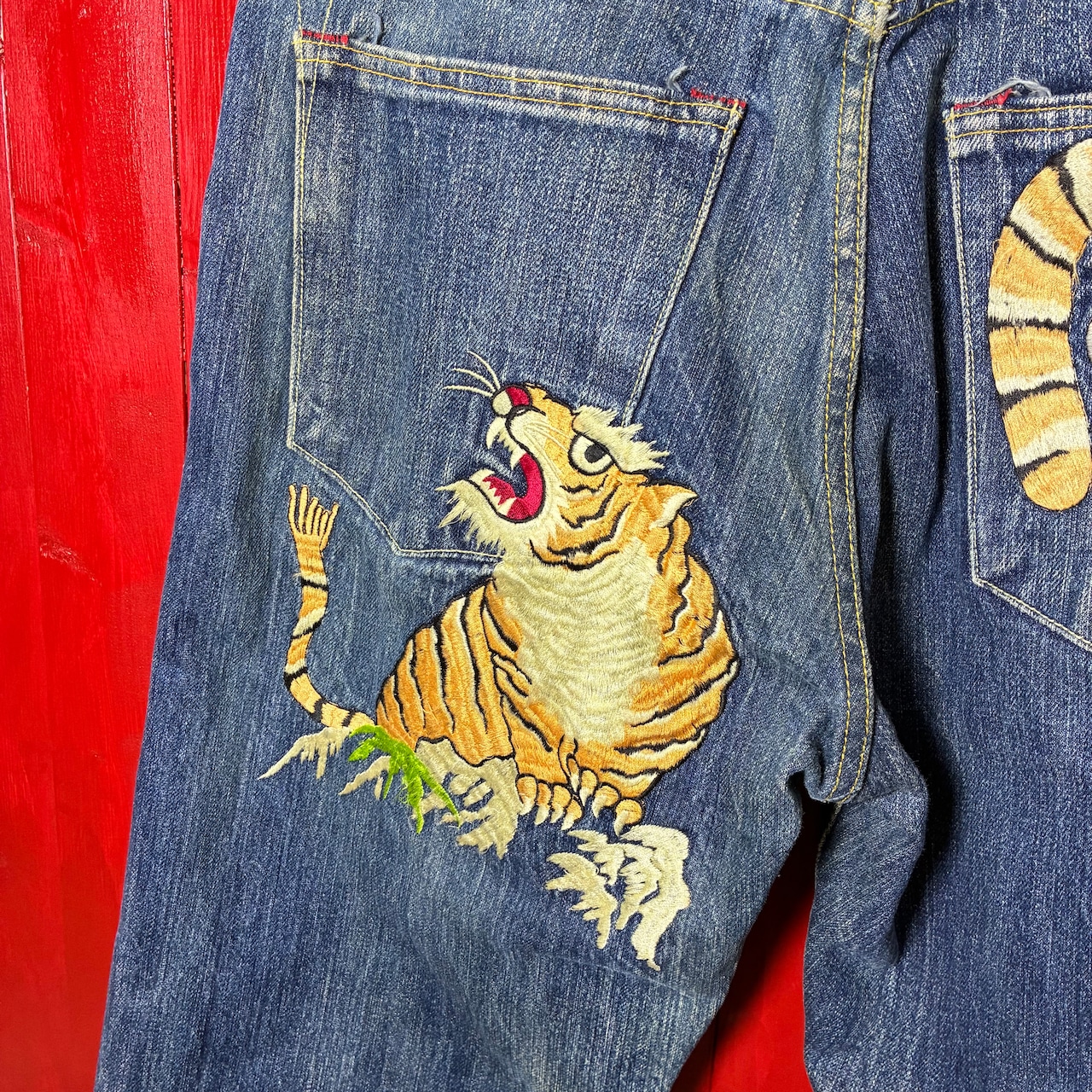 USA製PREMIUM DENIM 虎刺繍デニムパンツ ボタンフライ 赤耳 濃紺