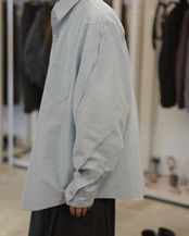 予約販売 | i’m here : - “TWIST” SLEEVE SHIRT ：Light Blue｜ツイストスリーブ／ダンガリー素材／立体袖／大幅袋縫い／カットラインの痕跡