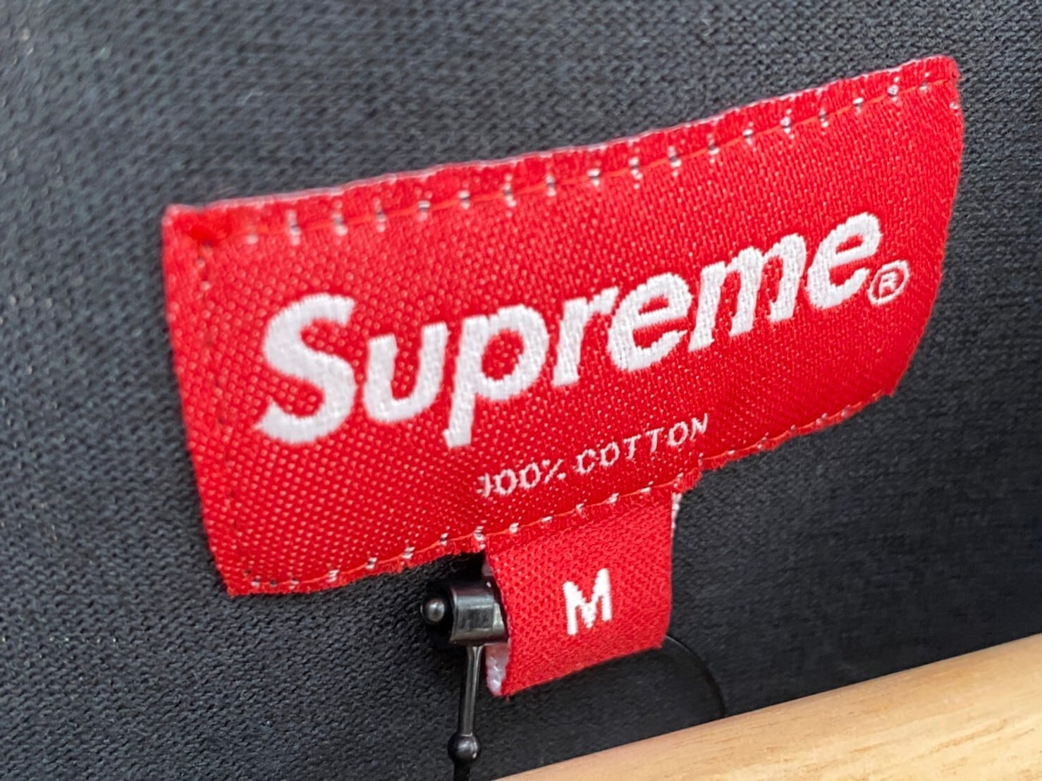 専用Supreme Old English Rhinestone S/STop