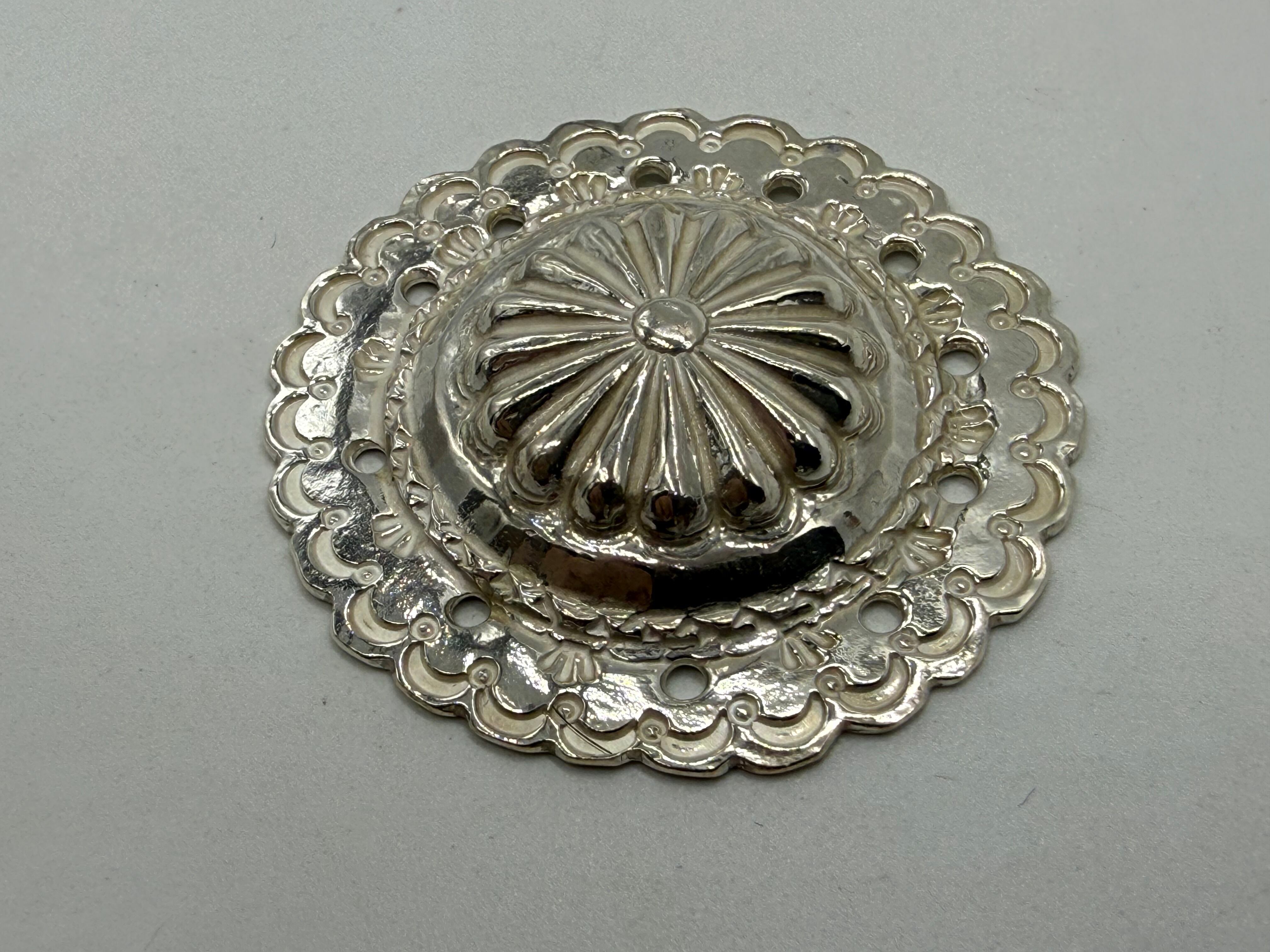 ゴローズ　ほぼ新品　フラワーコンチョ14.72g ほぼ新品 フラワーコンチョ14.72g | ゴローズ 通販 ゴローズ本物販売