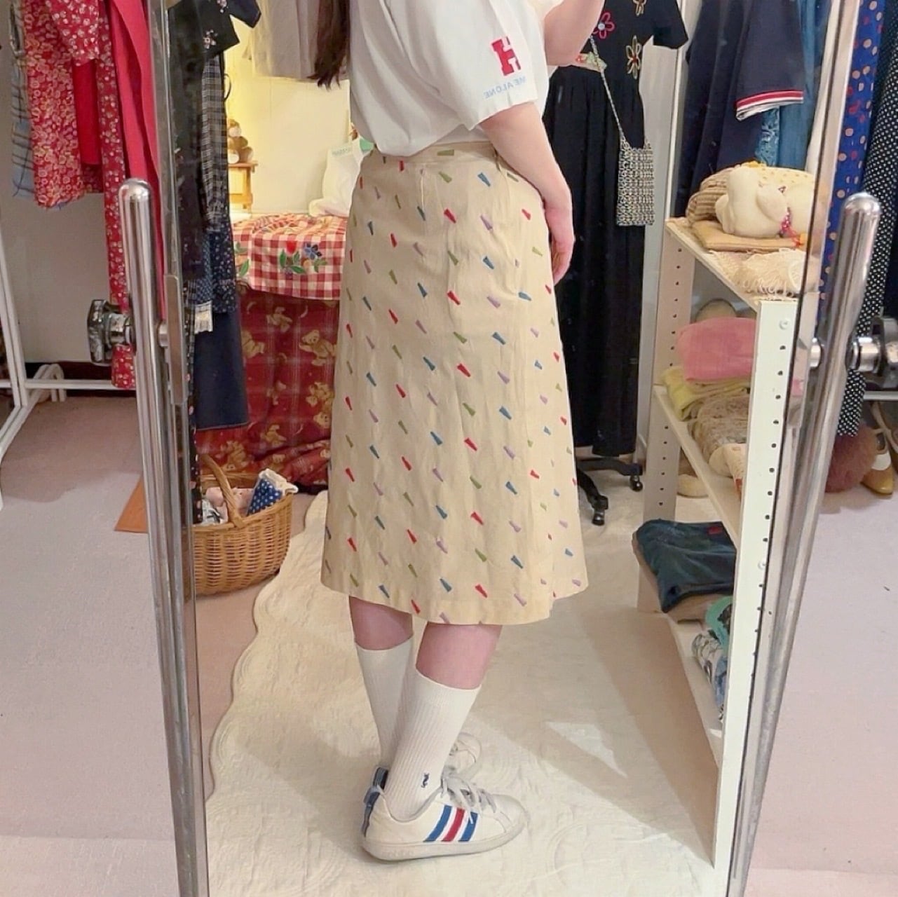 square embroidery semi tight skirt