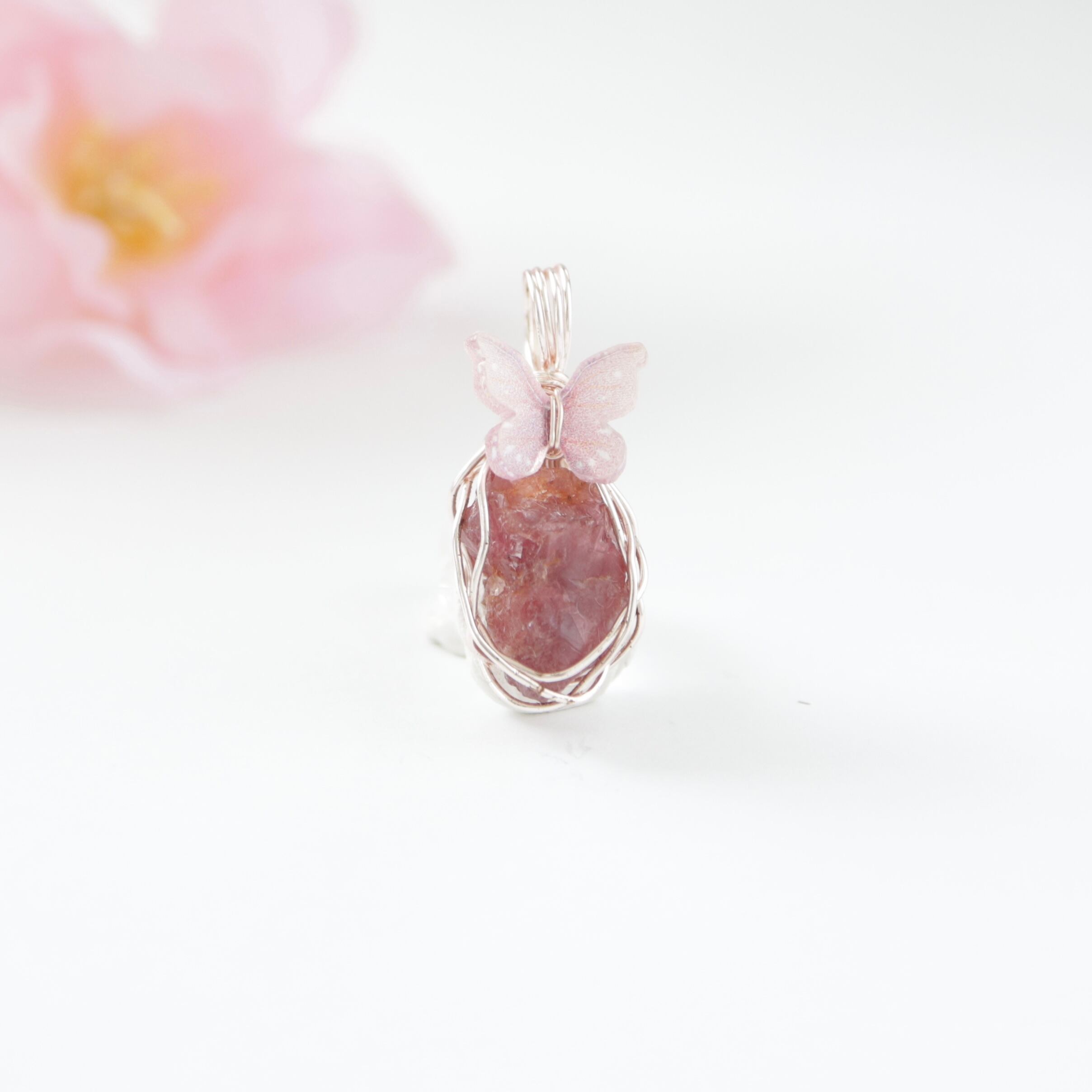 【1点もの】ピンクスピネル《花霞の羽音》|原石ペンダントトップ