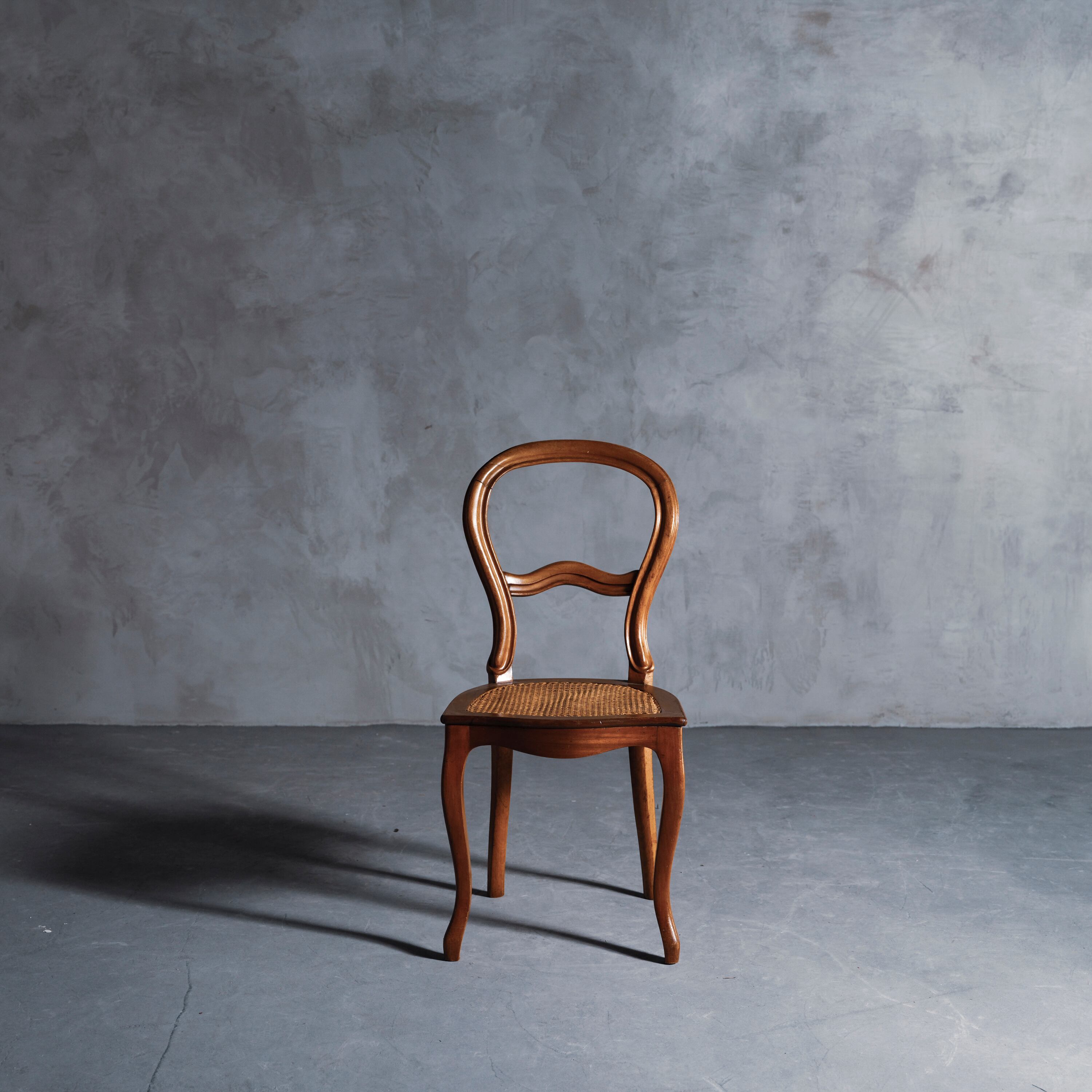 チェア/バルーンバックチェアー/ラタンシートチェアー/アンティークチェアー/椅子/木製椅子/天然素材