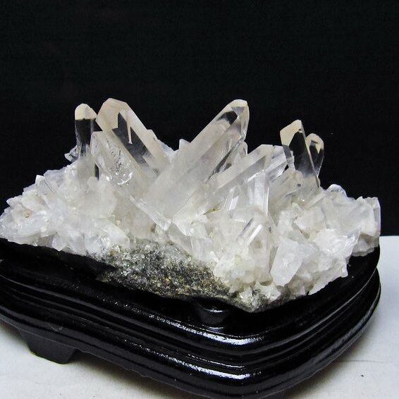 1.7Kg 水晶 クラスター マダガスカル産 台座付属 水晶 原石 一点物 182-9428