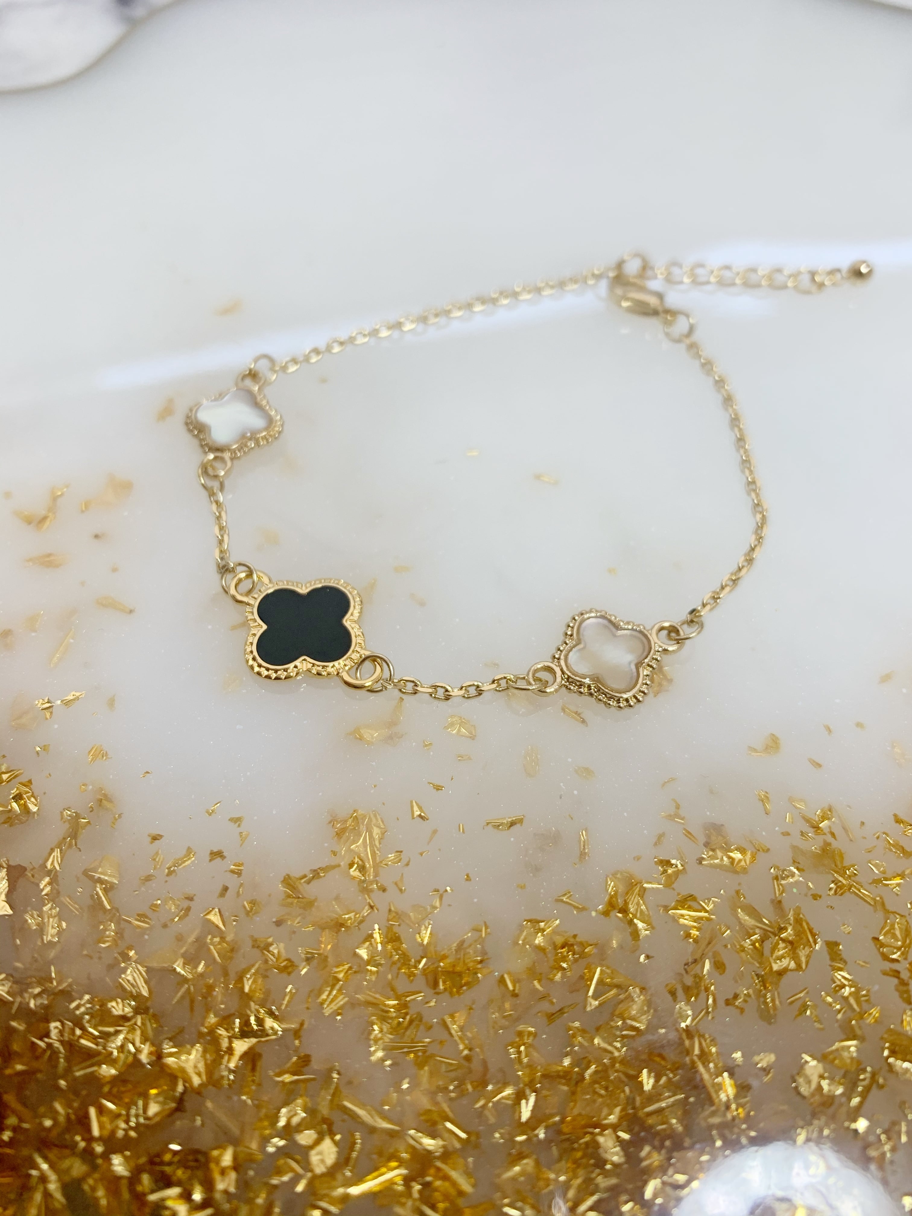 ☆新作☆花モチーフブレスレット ゴールド×ブラック | tesoro_importante