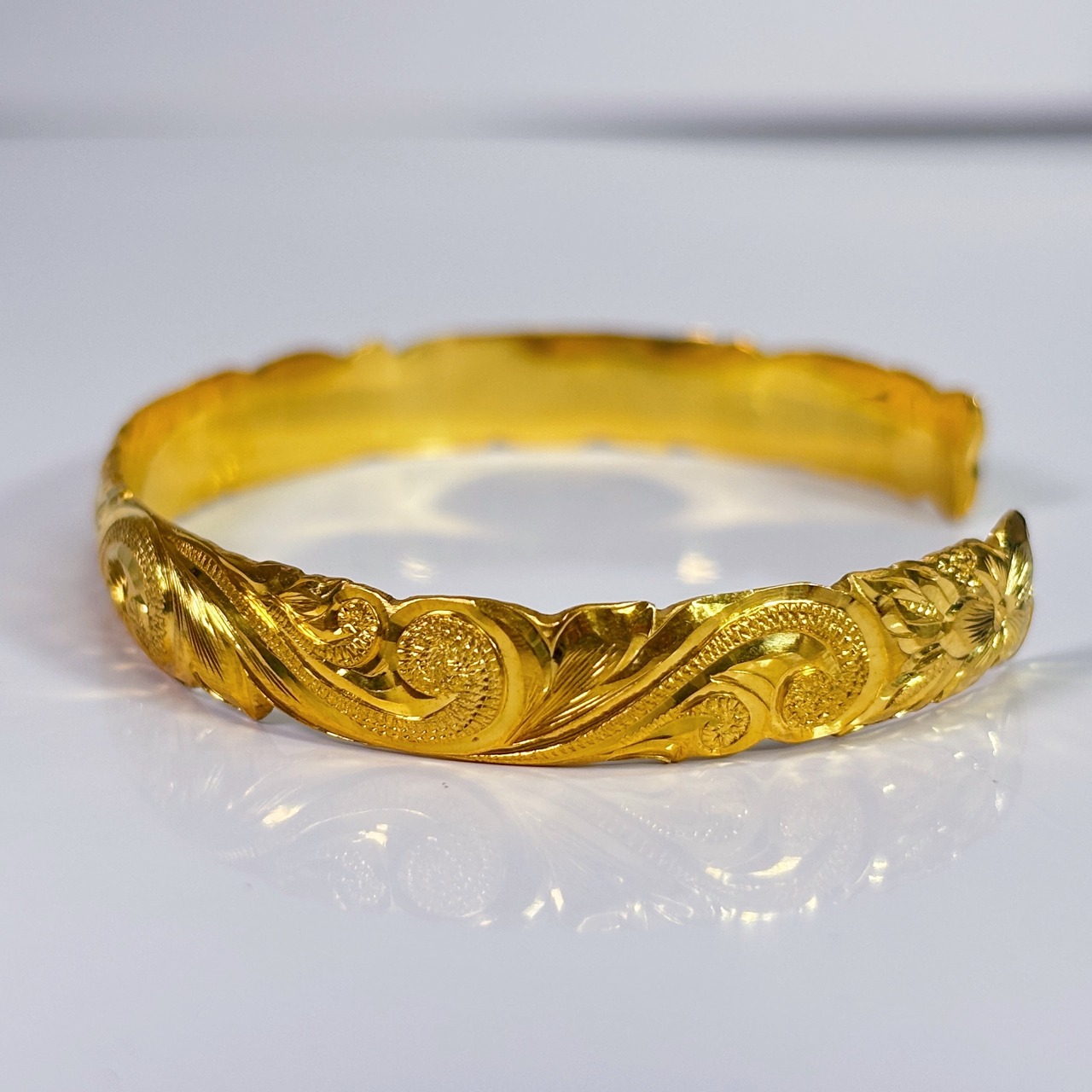 [HOT] Hibiscus Cutout Bangle