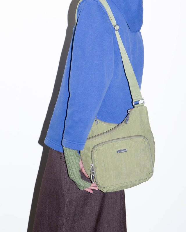 multi pocket nylon shoulder bag
