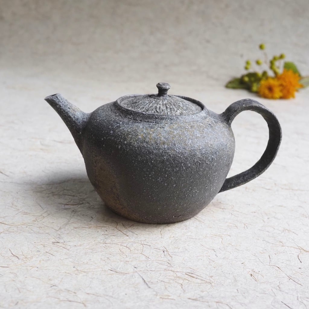 土本訓寛・久美子/焼締陰刻 後手 急須