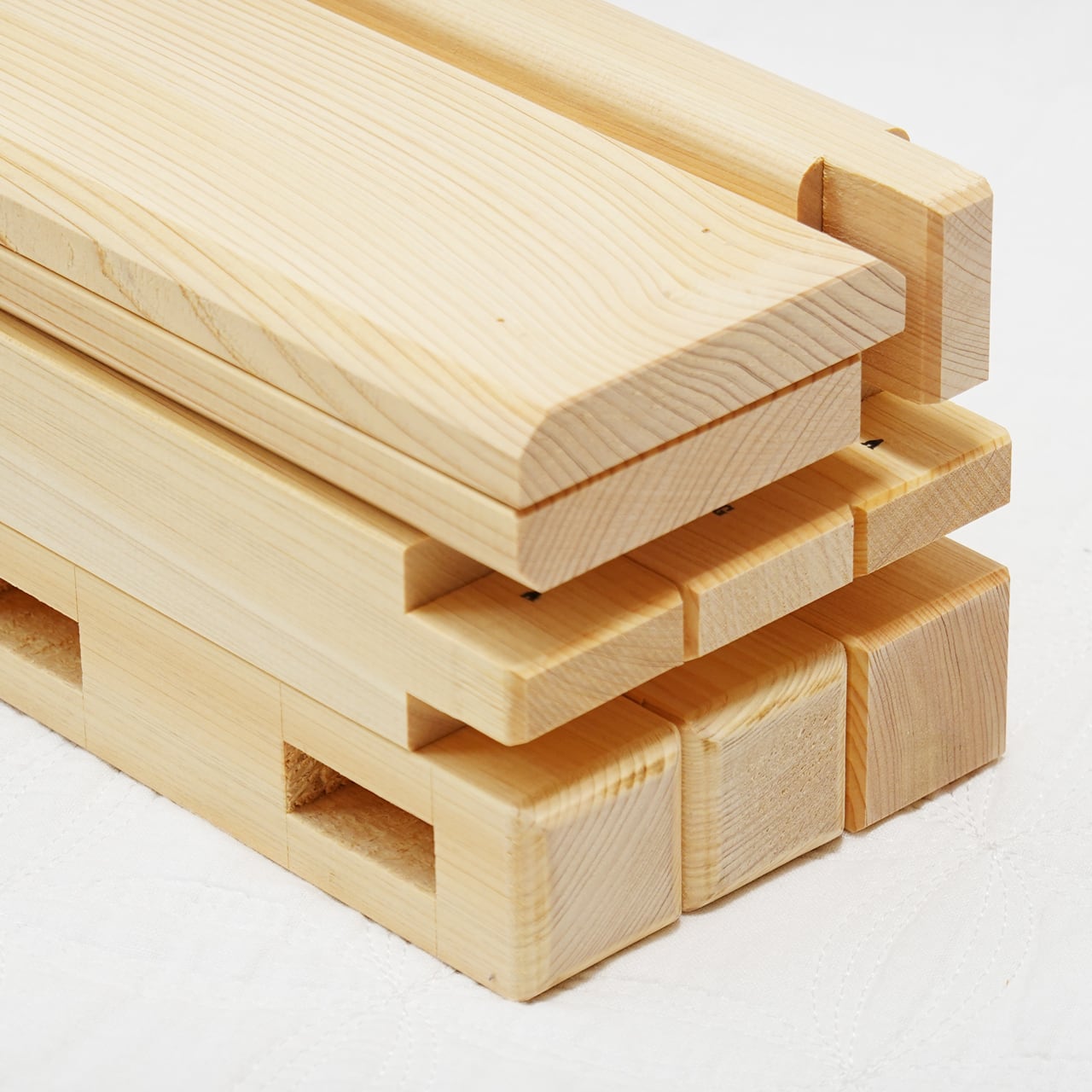 森の学校チェア・キット【高島市産ひのきタイプ】 | あすの森づくりの家具