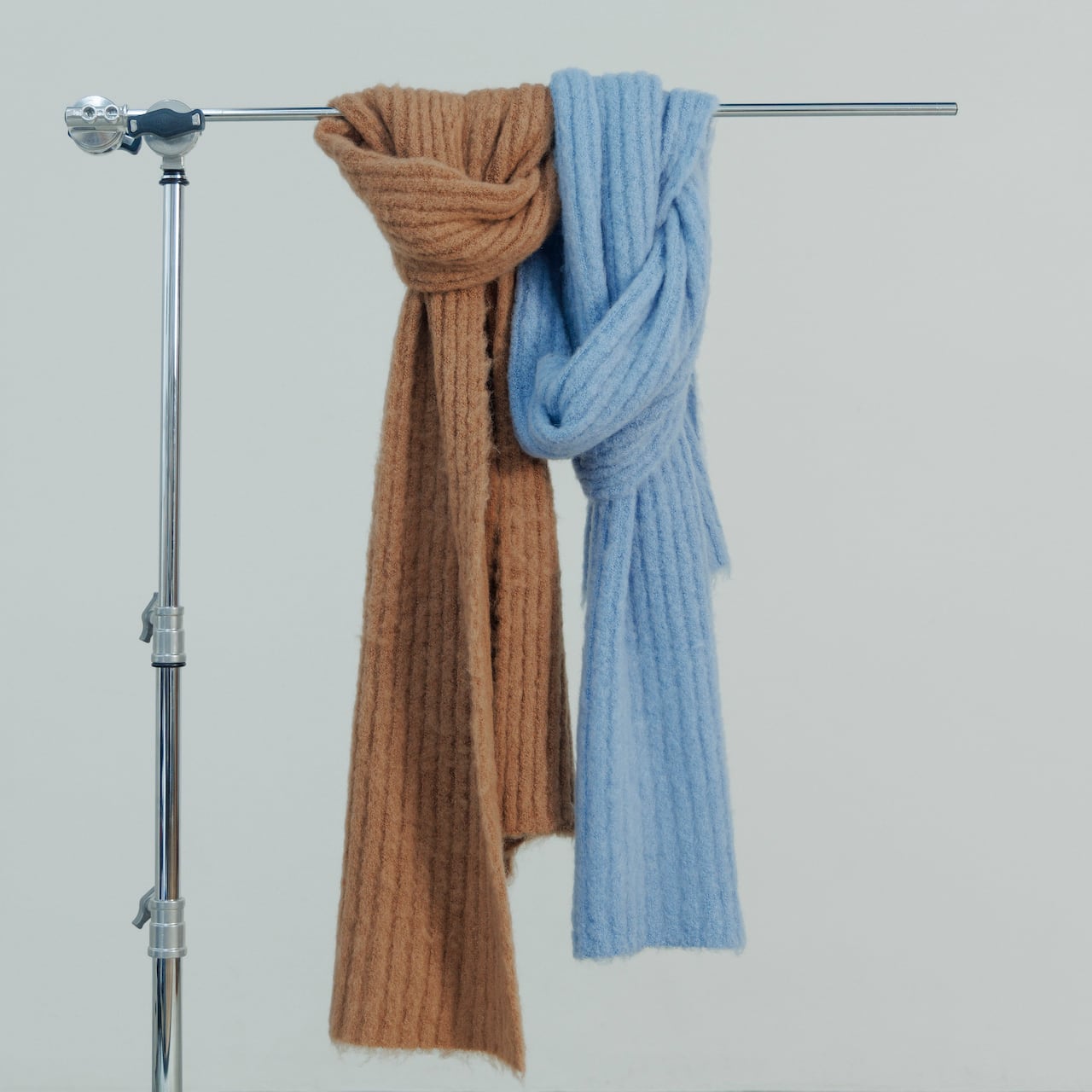 AO-83 long & volume mohair muffler / sky | akio