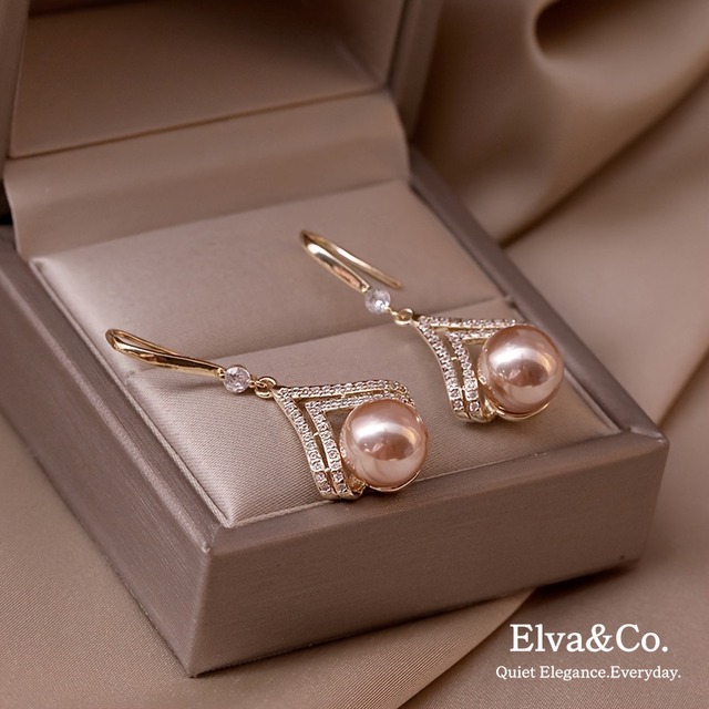 Classic Glow Pearl Pierce（クラシックグロウパールピアス）