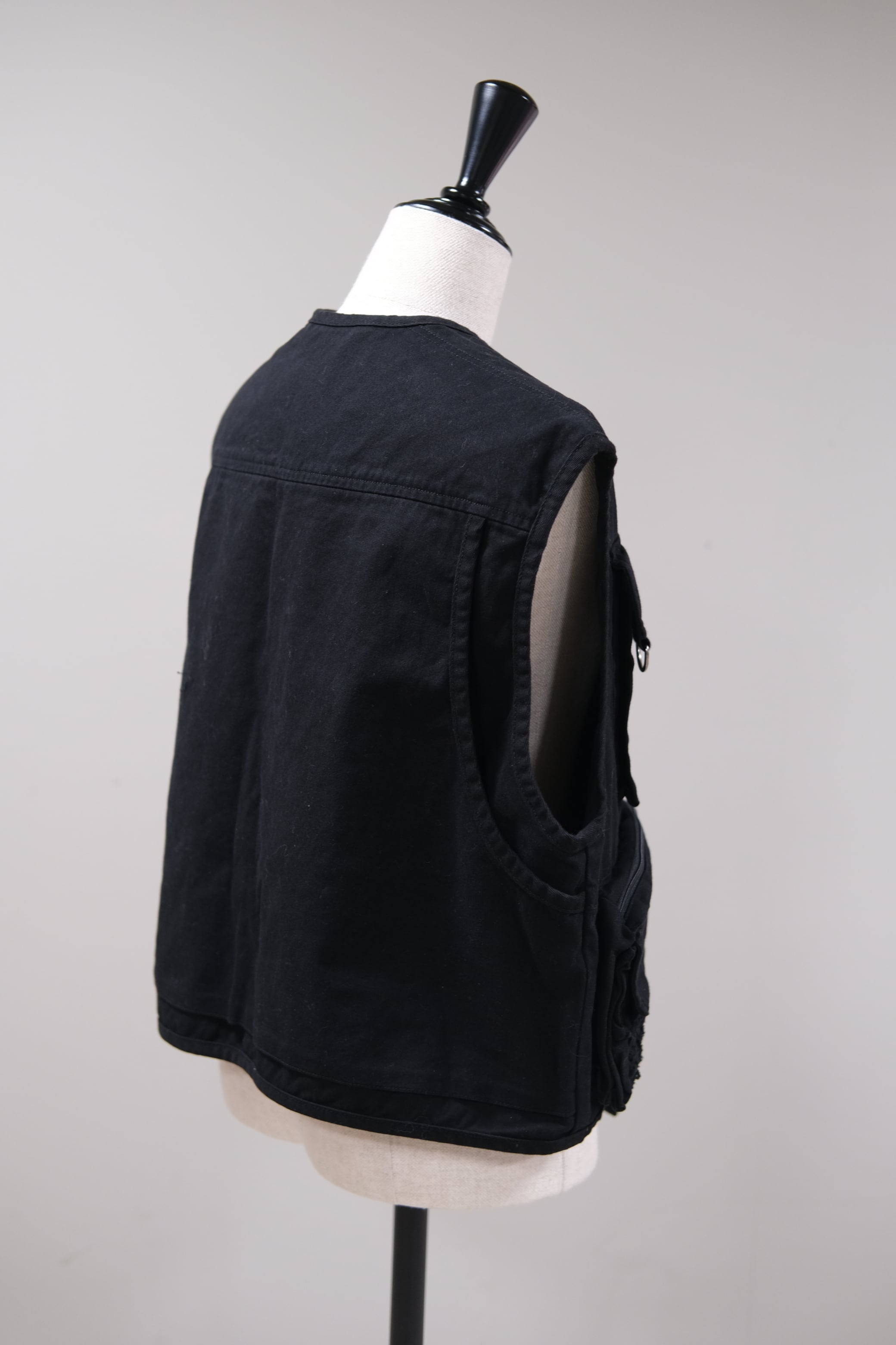 OPEN YY】APPLIQUE CARGO VEST - black - | loop