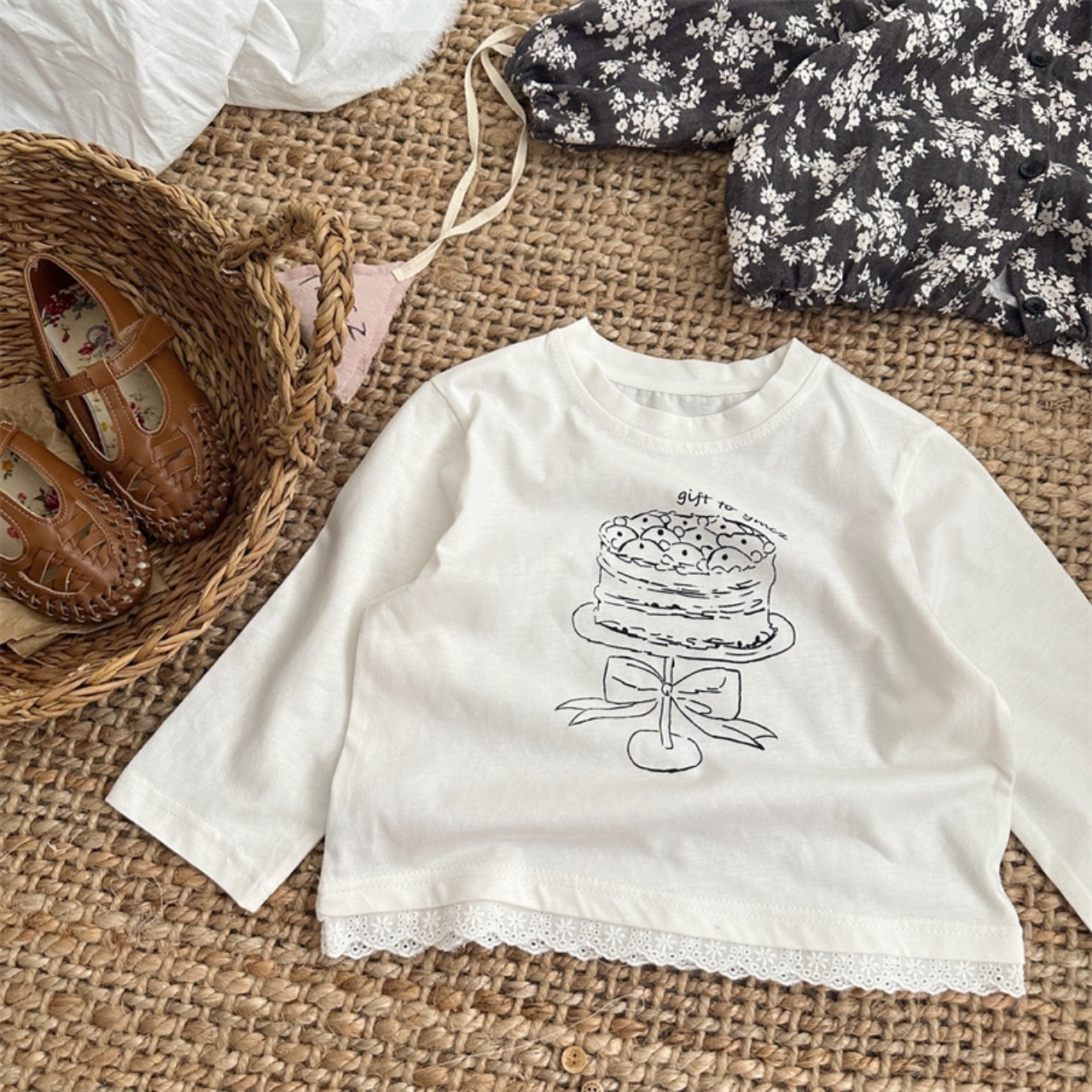 秋フリル付きケーキ綿製Tシャツ