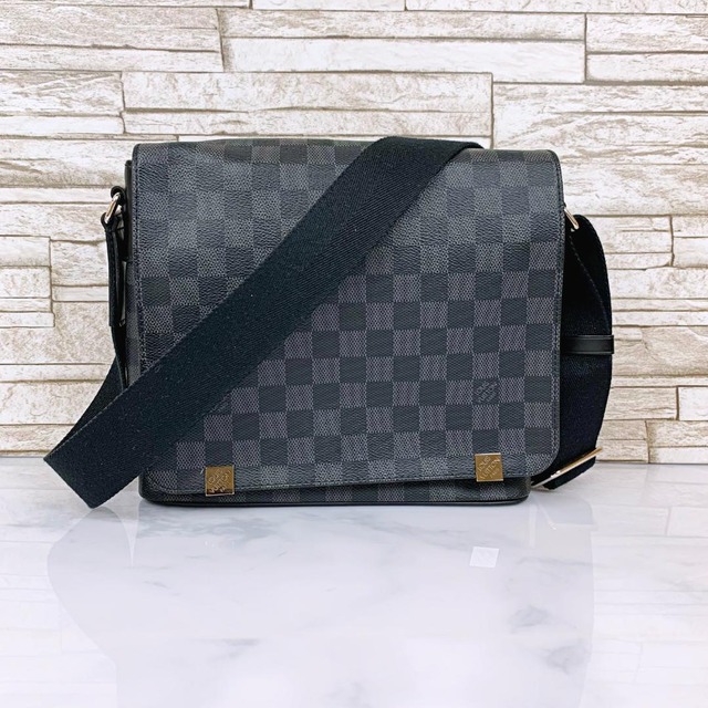 Louis Vuitton ダミエ グラフィット ディストリクト PM ヴィトン