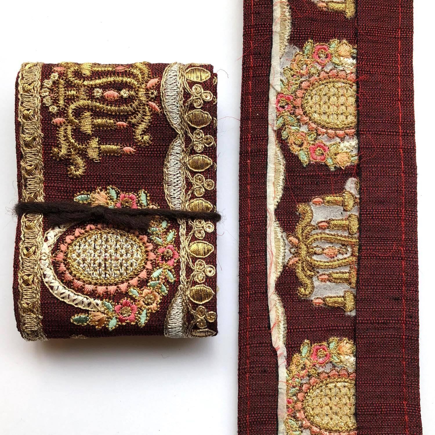 インテリア風柄のインド刺繍の茶色いリボン（1mカット） | Dua