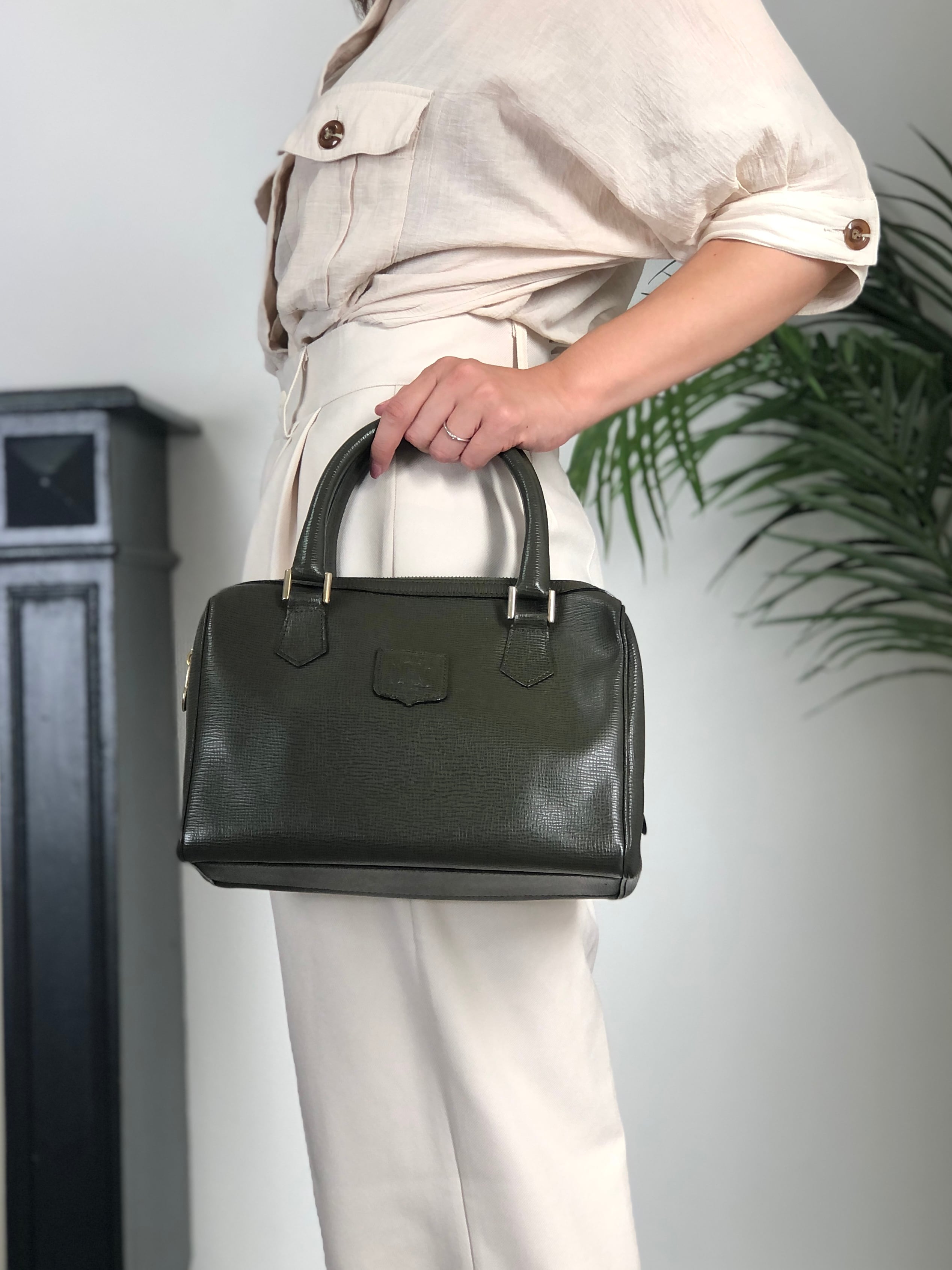 CELINE セリーヌ ショルダーバッグ グリーン ブラゾン型押し レザー