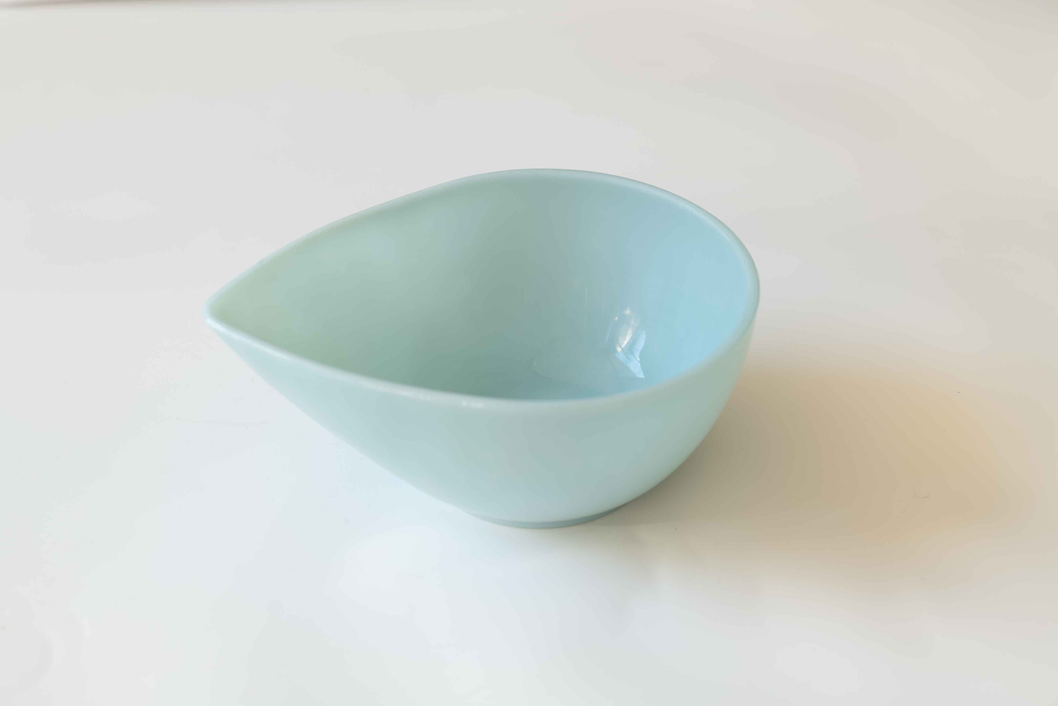 ファイヤーキング ティアドロップ入れ子式ボウル 1956−58の3年間のみ製造のターコイズブルー 小さい方から2つ目のサイズ