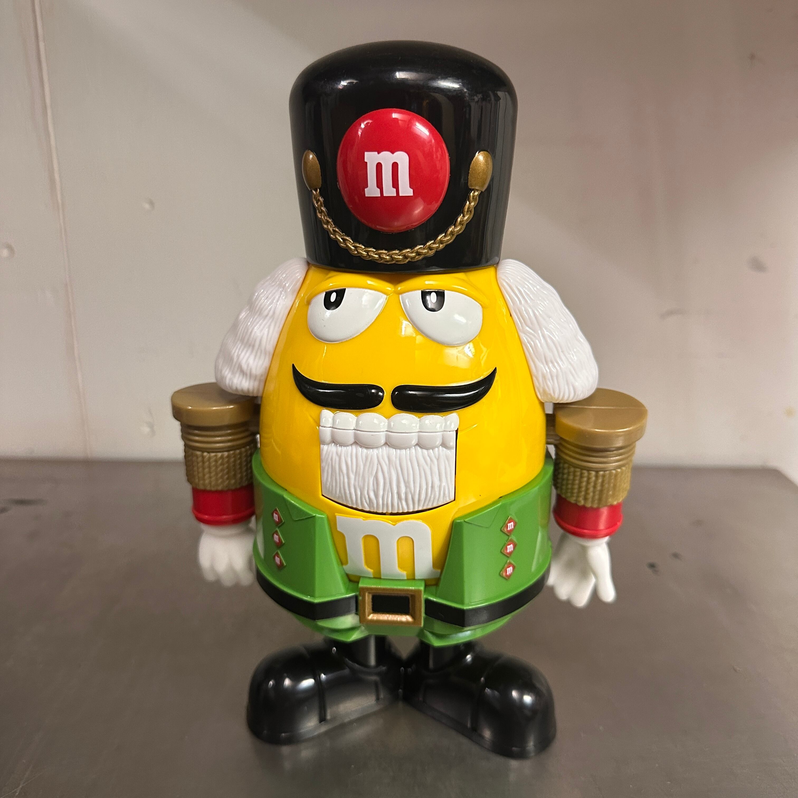 M&M's(エムアンドエムズ)Nutcracker Sweet / くるみ割り人形 キャンディディスペンサー(イエロー)