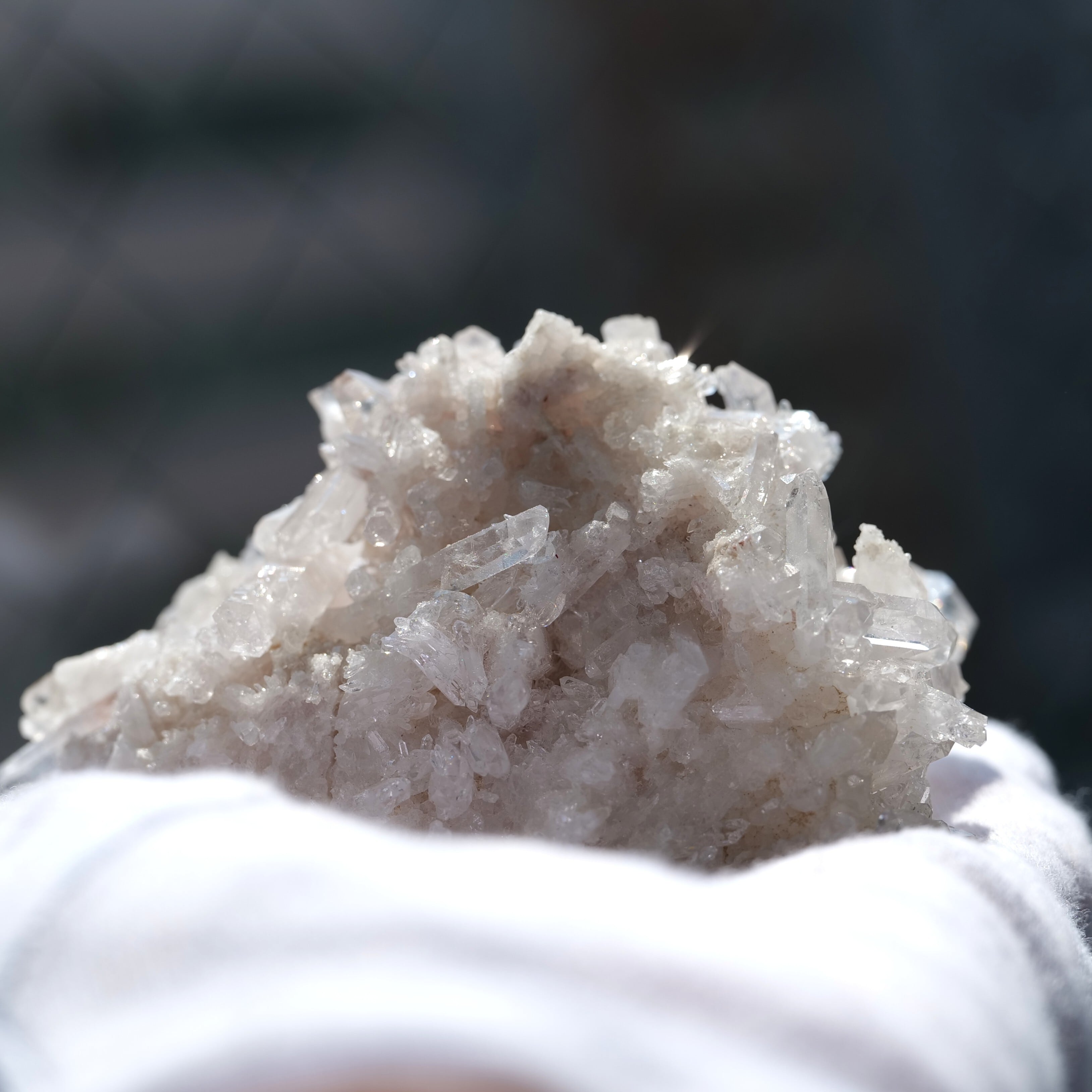 千層　ピンクリチウムクォーツ　天然石　チャネリングクリスタル　虹入り　水晶 ハートチャクラに共鳴＆深い感情の癒しと愛の循環をサポート】ピンク