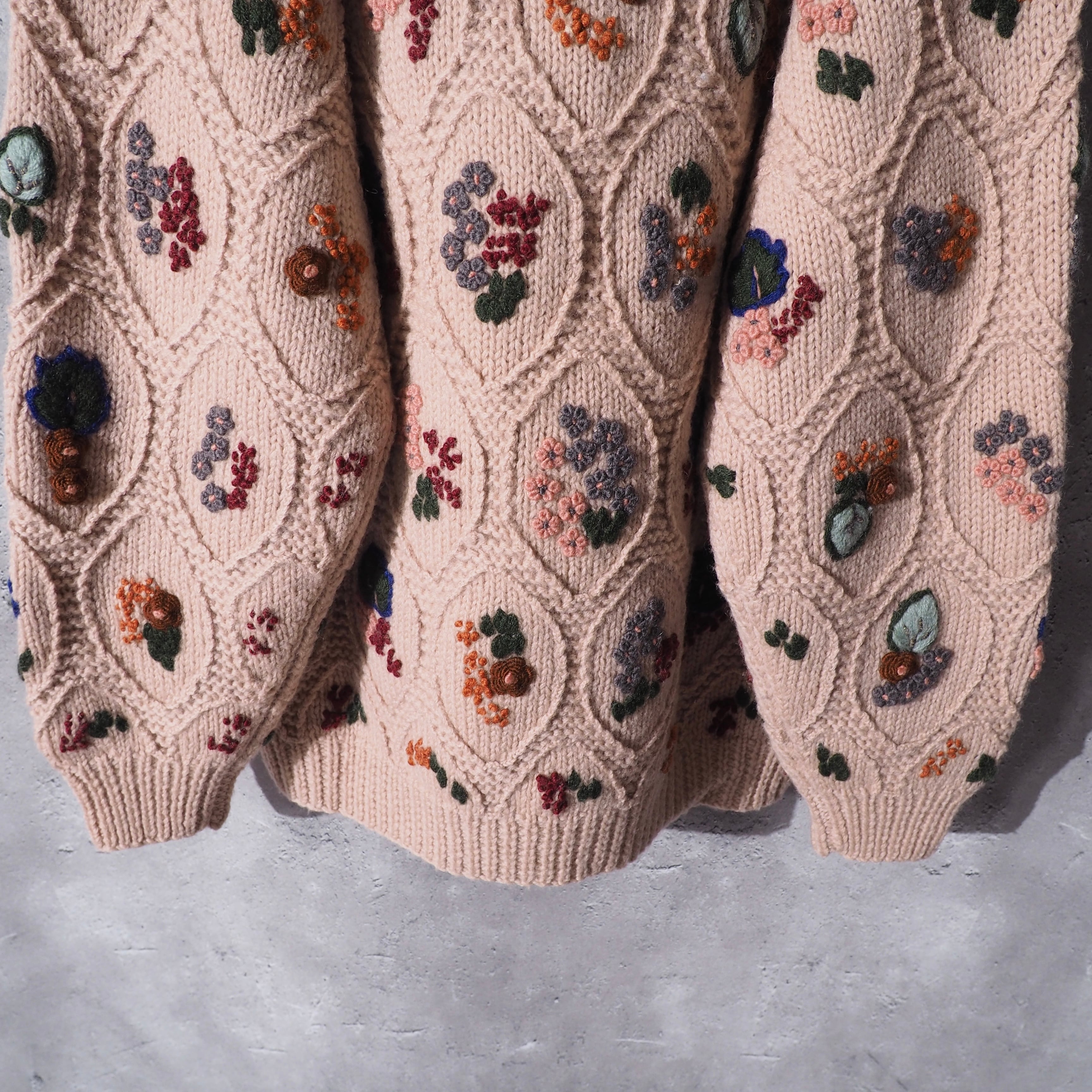 1990s Cherry Blossom Beautiful Flower Embbossed vintage wool Knit