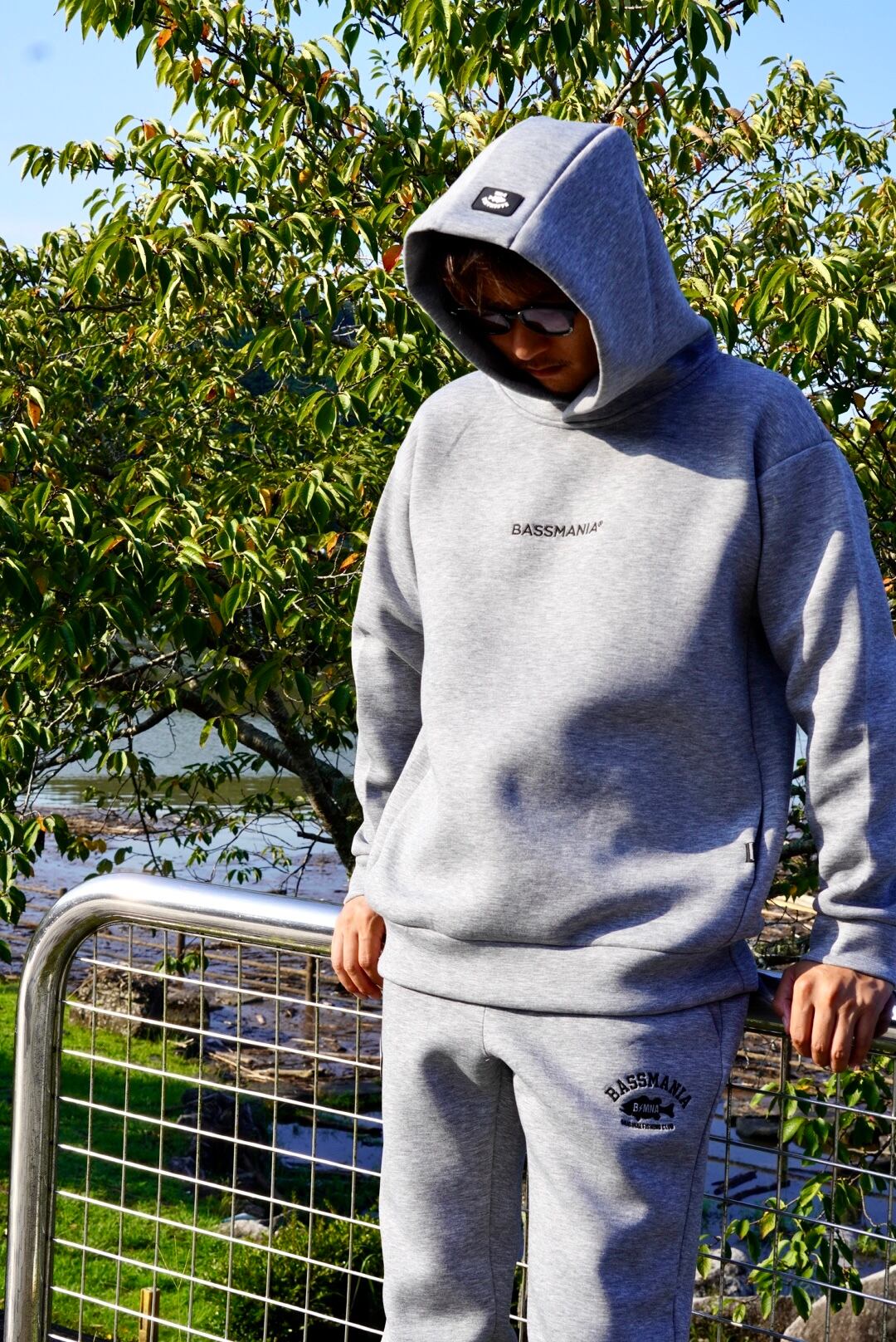 BASSMANIAロゴ刺繍ダンボールニットプルオーバー［GRY］ | bassmania.jp