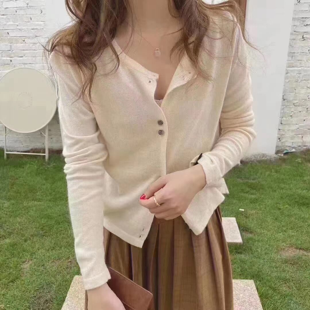 ニットカーディガン