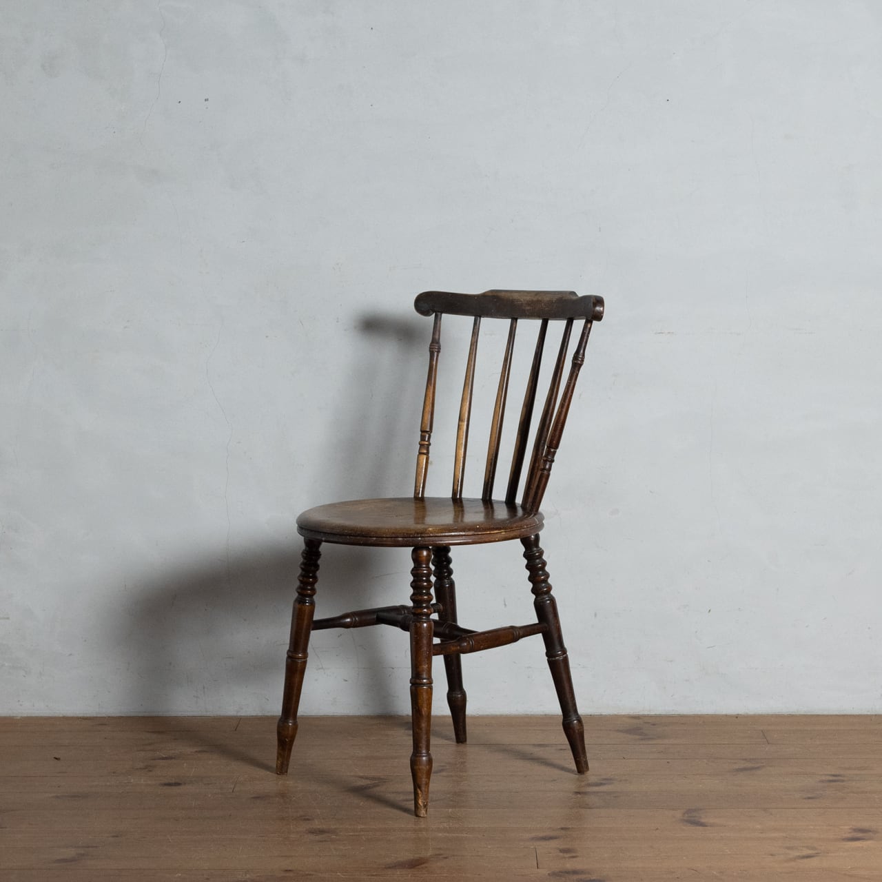 Ibex Chair / アイベックスチェア〈ダイニングチェア・ウィンザー