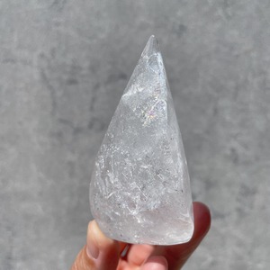 ♡虹入り♡ミナスジェライス産クリアクォーツ フレイム型01◇Clear Quartz◇ 天然石・鉱石・パワーストーン