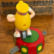 M&M's クリスマス・トレイン・トッパー サーカストレイン 列車 機関車 イエロー ミールトイ エムアンドエムズ MU-289