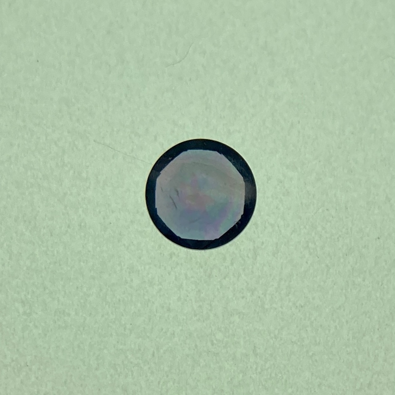 丸いスピネル  約3.3*2.4mm r-0615