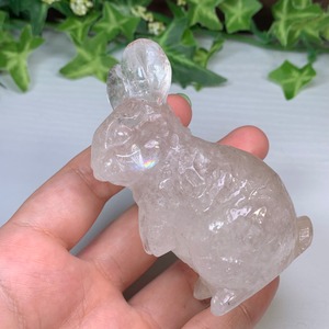 3.可愛い水晶うさぎさん