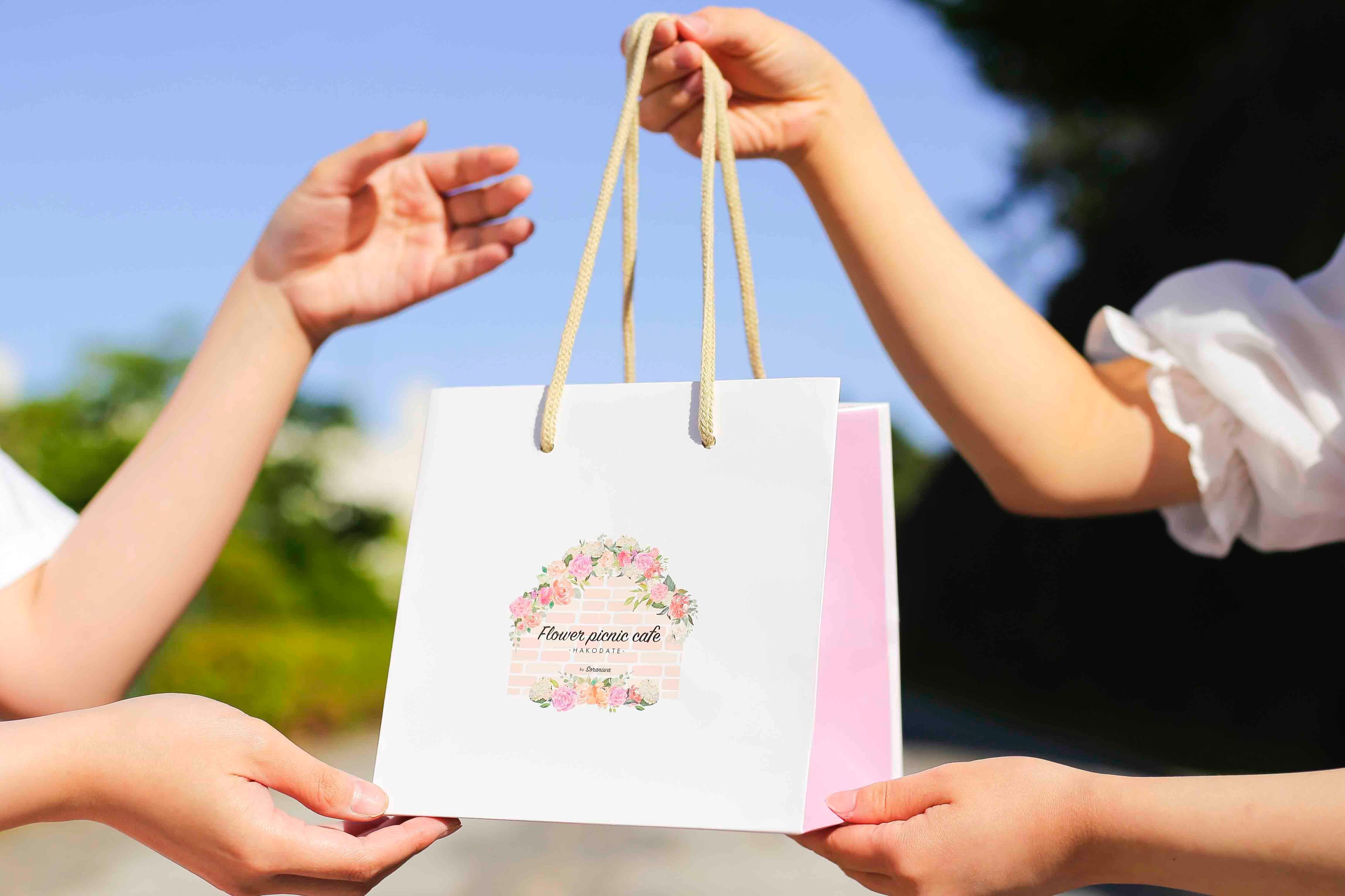 Elegant Pink Anniversaryボックスフラワーケーキ Flower Picnic Cafe Hakodate