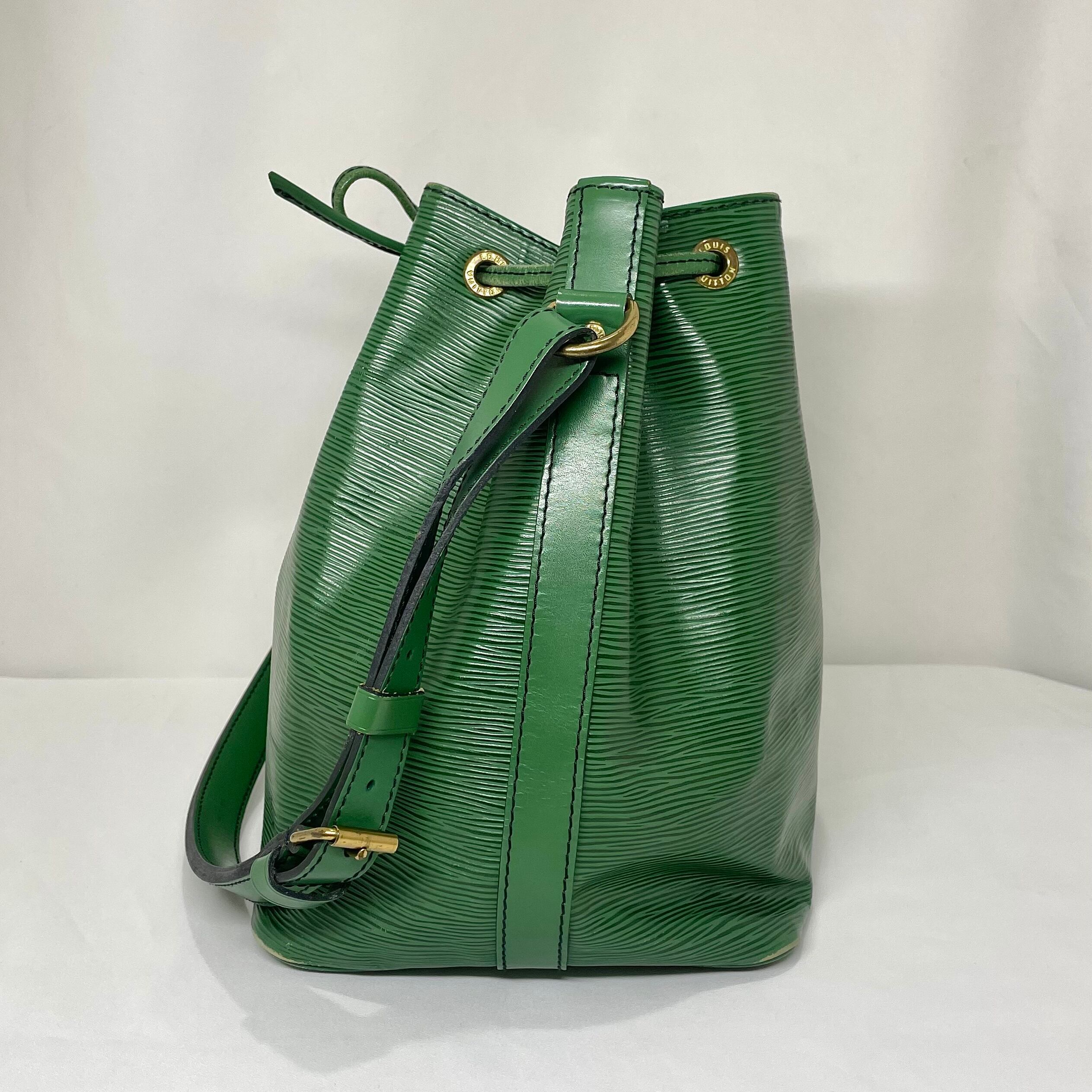 LOUIS VUITTON ルイヴィトン プチノエ エピ ワンショルダーバッグ 