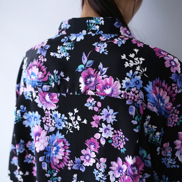 "花柄" black base beautiful cold color flower pattern box silhouette open collar h/s shirt