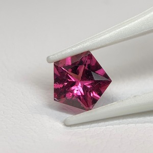 ロードライトガーネット 0.580ct 赤紫色 簡易ソーティング付き r-0383