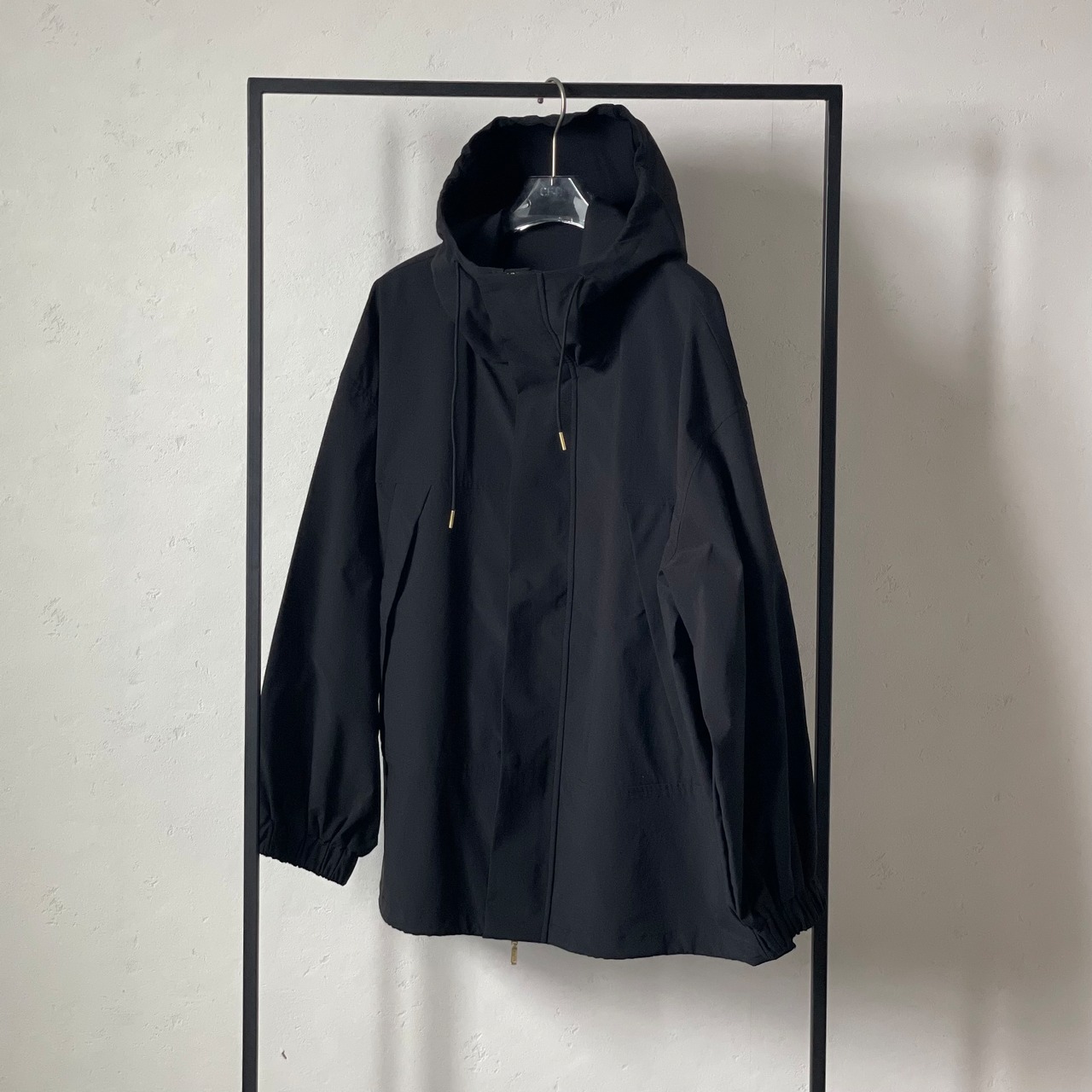 【受注予約：9月下旬入荷予定】裾ドロストマウンテンPK/ブラック