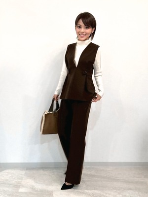 ピンタックフレアパンツ