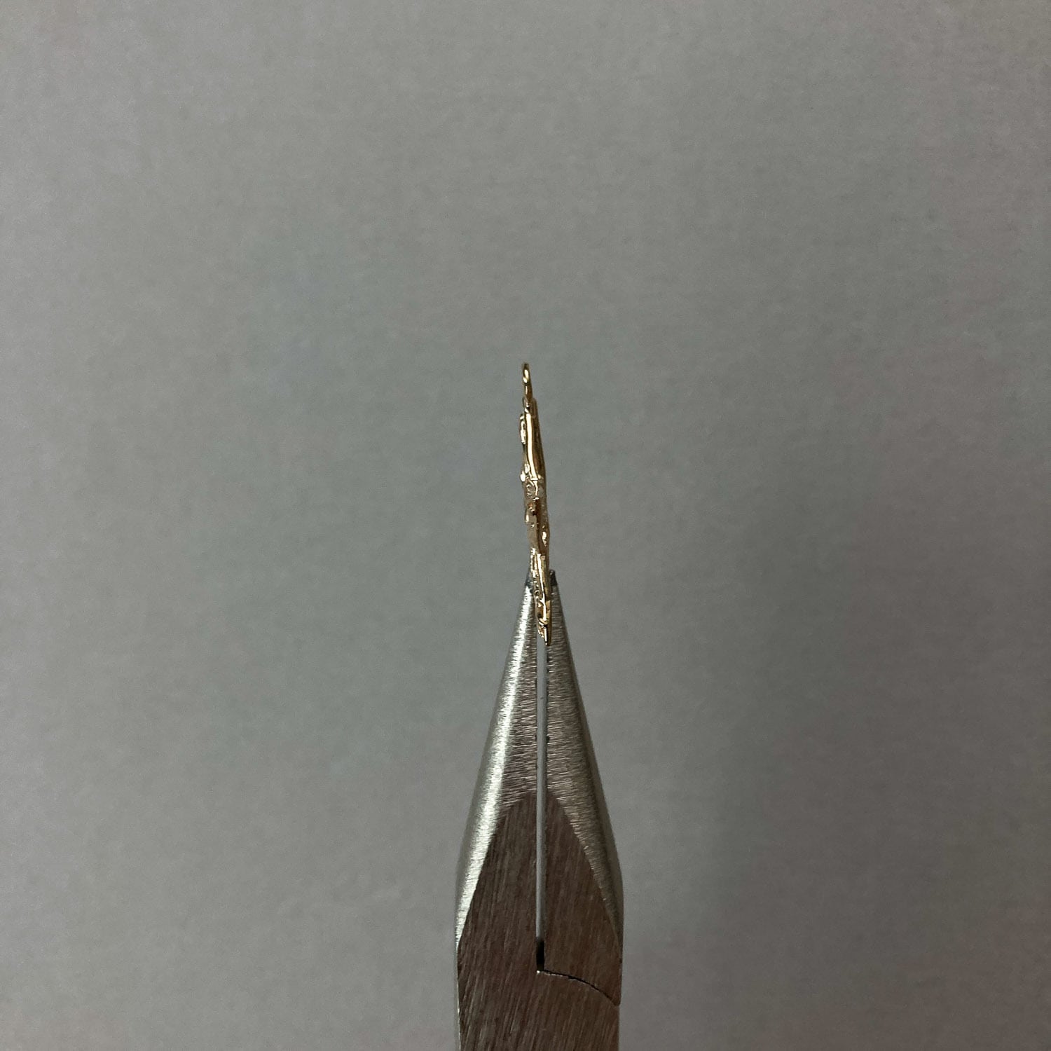 再入荷〉ワイヤー風透かし星チャーム | Dua-アクセサリーパーツショップ