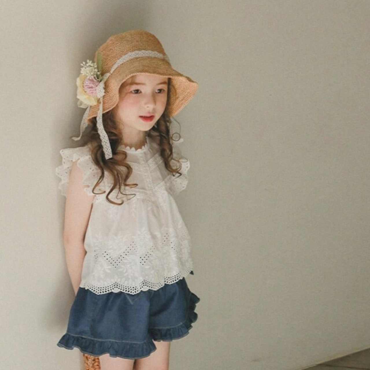 SALEレースデザインフリル袖ベスト