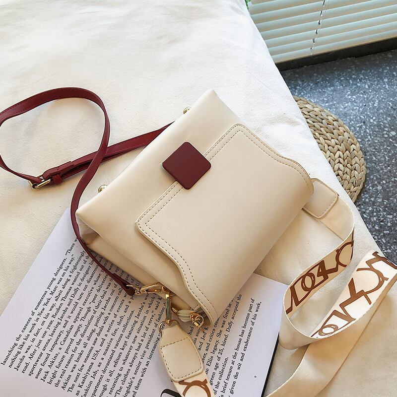 シングルショルダースモールバッグメスバッグ2020ニューファッションオールマッチワイドショルダーストラップメッセンジャーバッグネットレッドテクスチャースモールスクエアバッグ Tiancai_Wing_Bag67938160357