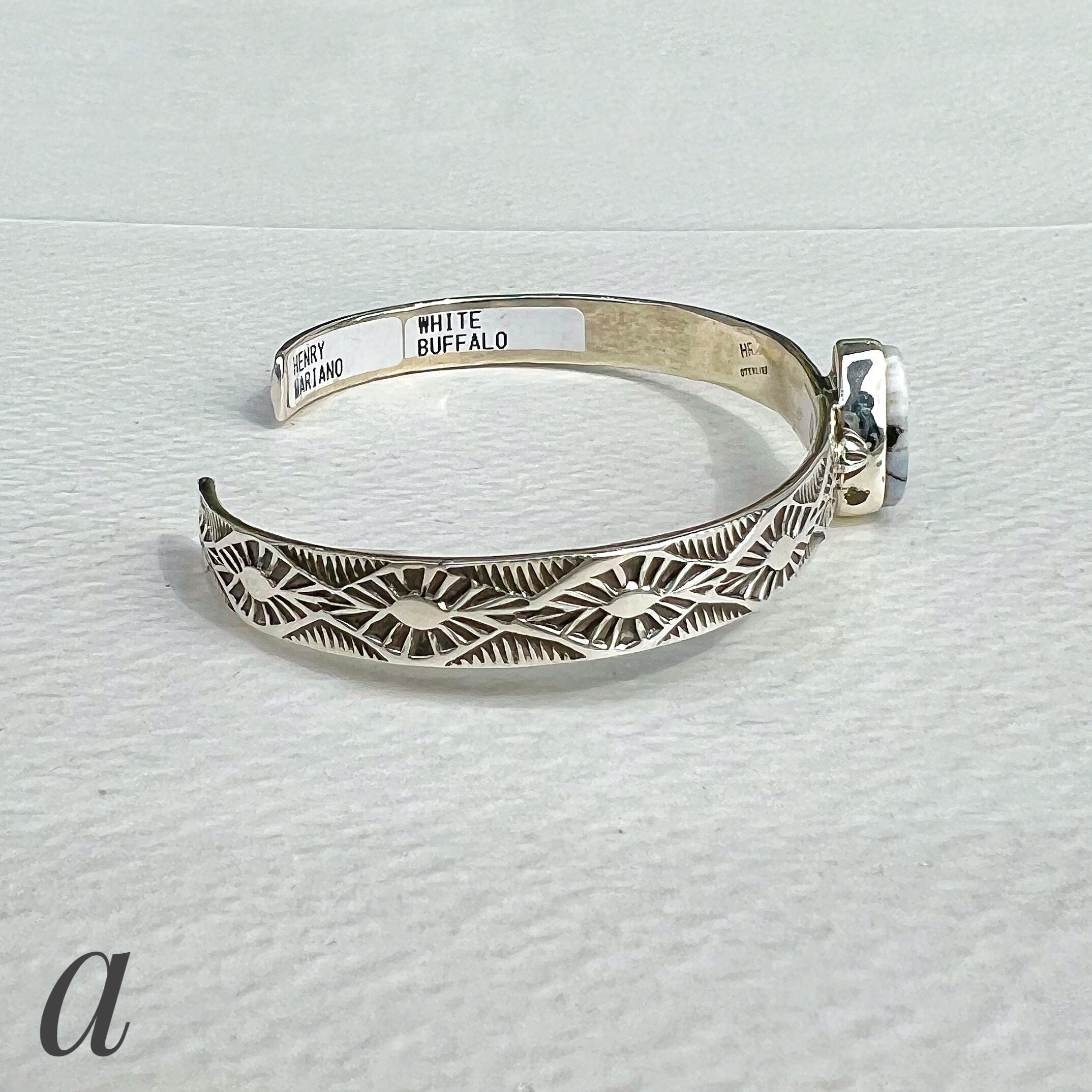 Indian Jewelry 》ホワイトバッファロー スタンプワーク バングル 