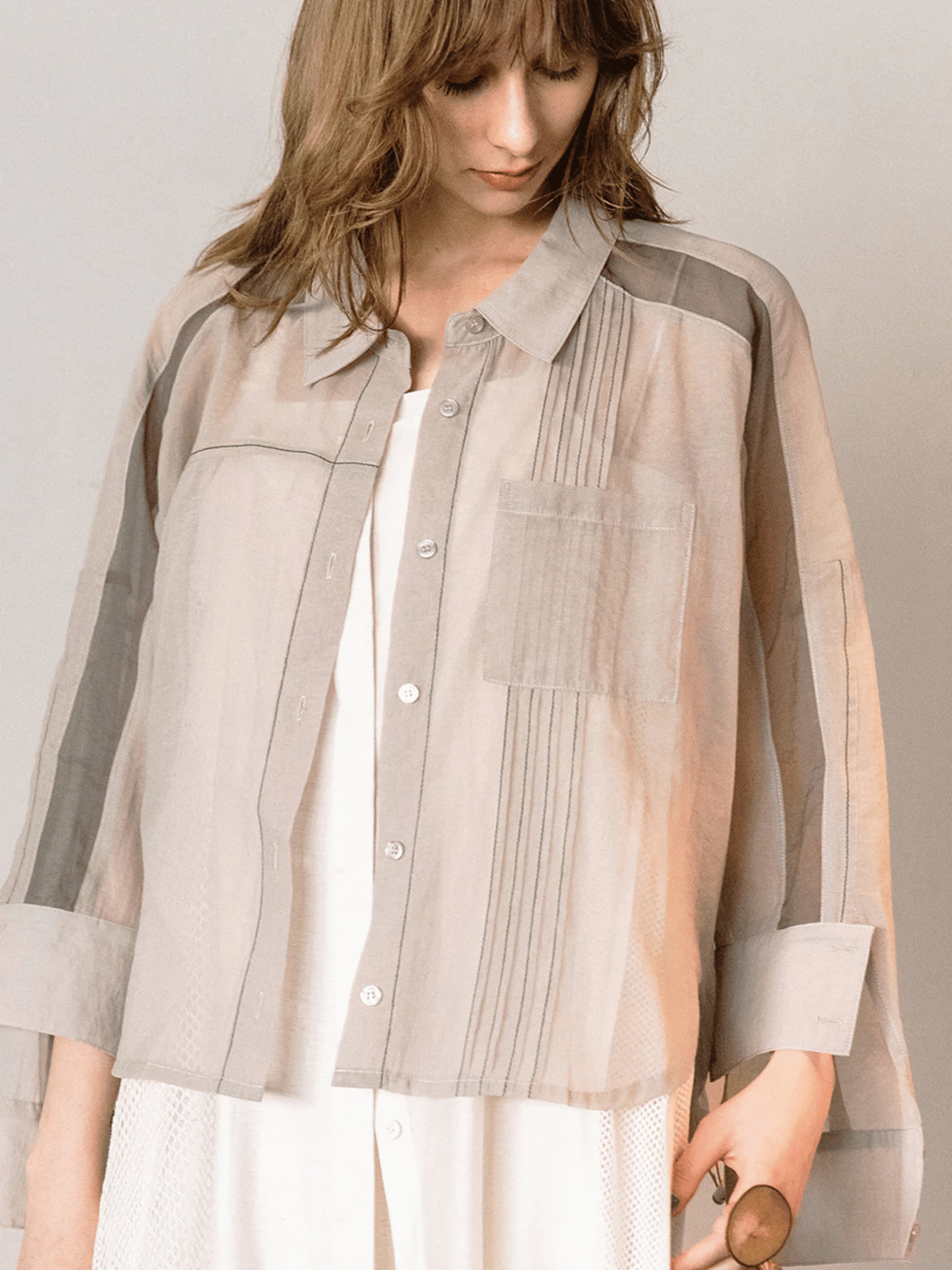 STITCH POINT SHEER SHIRT グレージュ