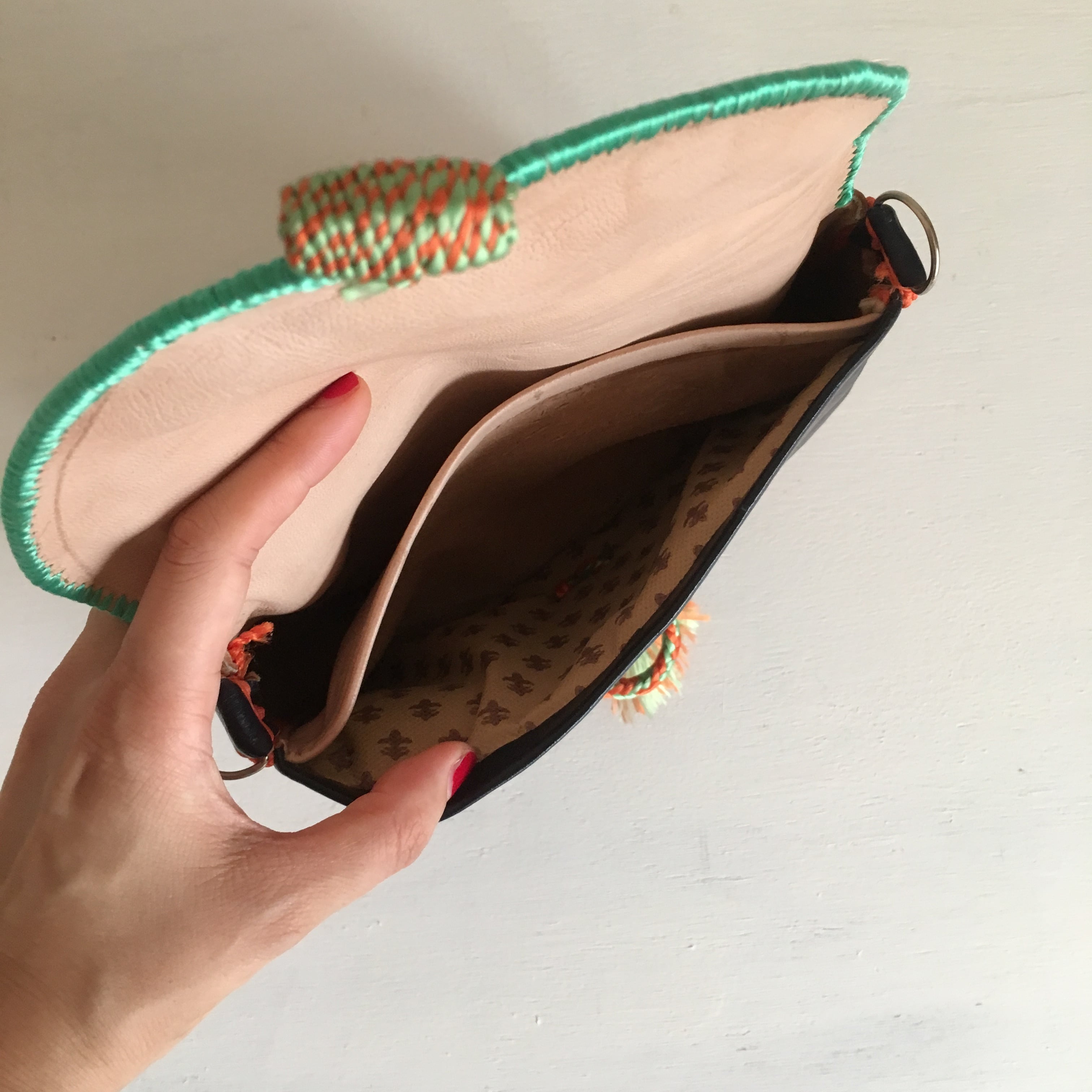 鳥の刺繍のバッグ マチあり モロッコ ポシェット クラッチやショルダー