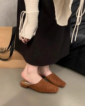 Square-toe flat Mules L0109