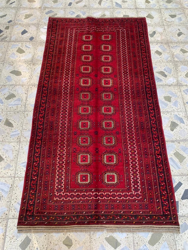 絨毯クエスト臨時便【No.134】Tribal rug トライバルラグ　※現在、こちらの商品はアフガニスタンに置いてあります。ご希望の方は先ずは在庫のご確認をお願いします。