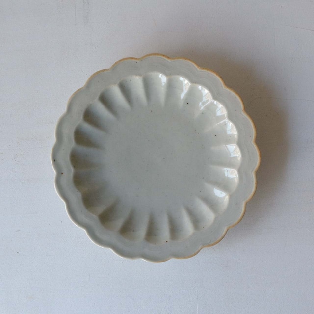 石田裕哉  白磁輪花リム平皿（26-004）