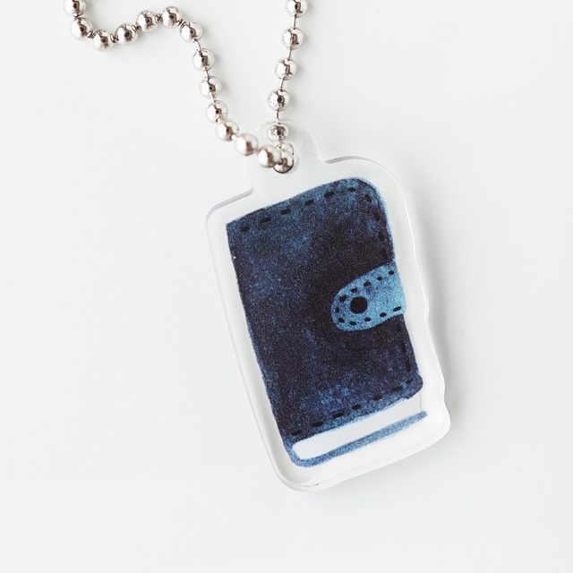 紺色の革の手帳｜アクリルチャーム