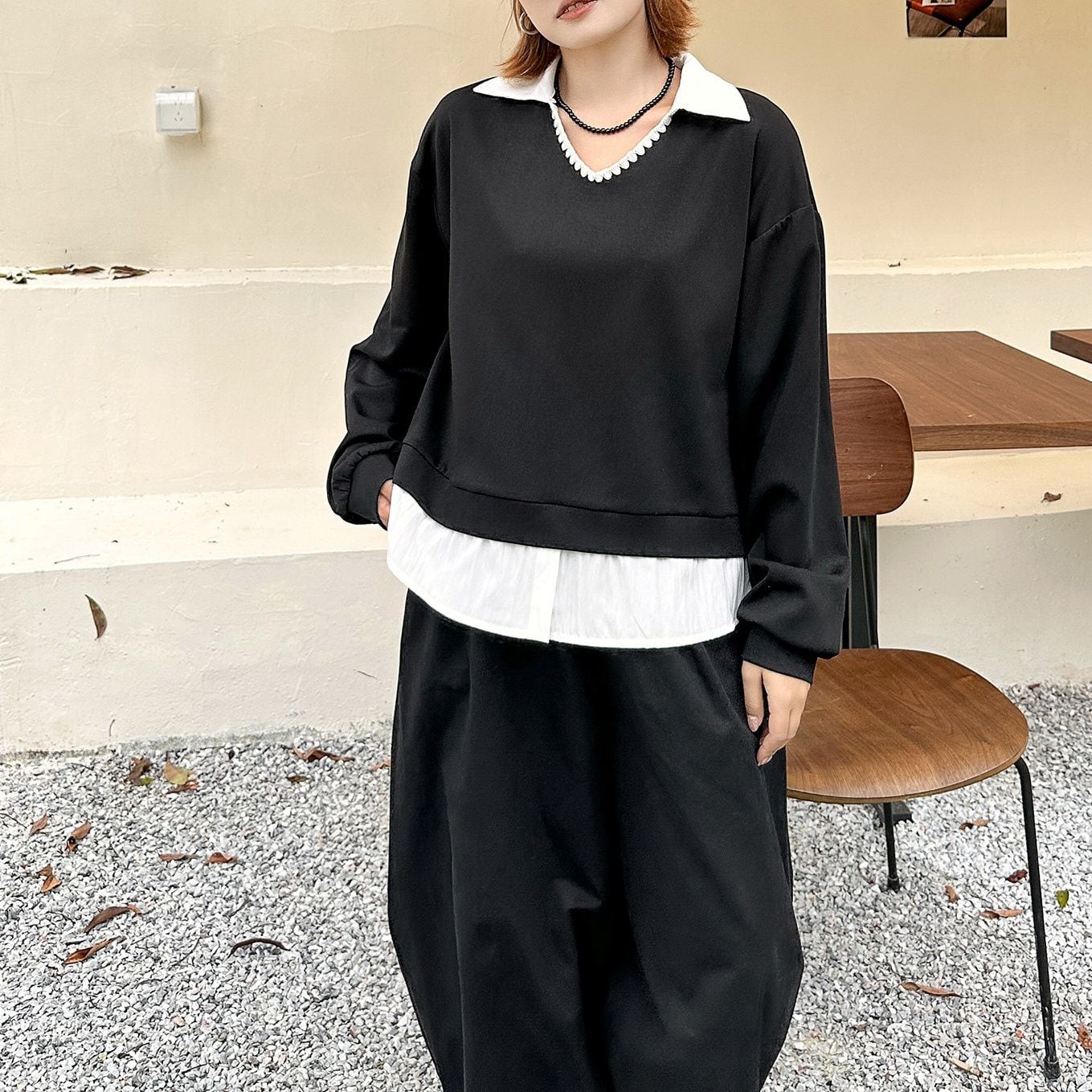 EMBROIDERED V-NECK LAYERED SLEEVE SWEATSHIRT M-18554